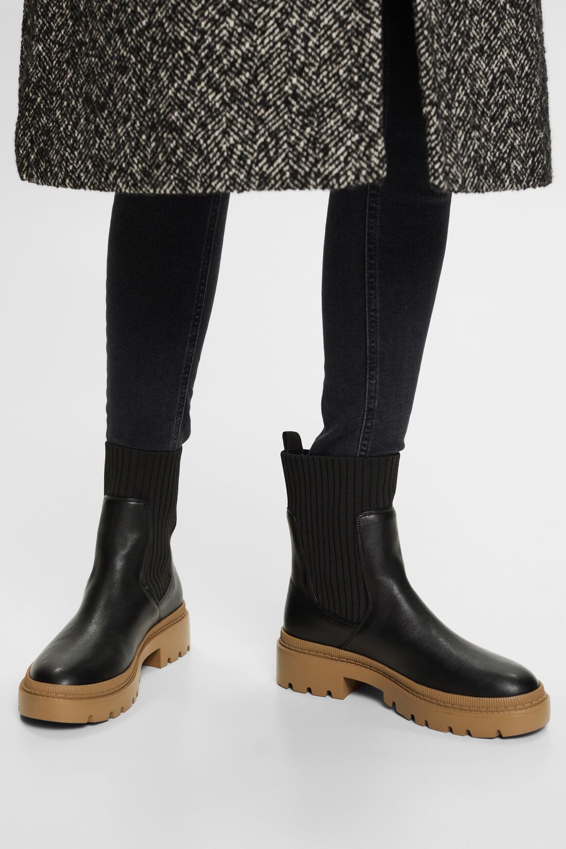 Grobe Boots in Lederoptik