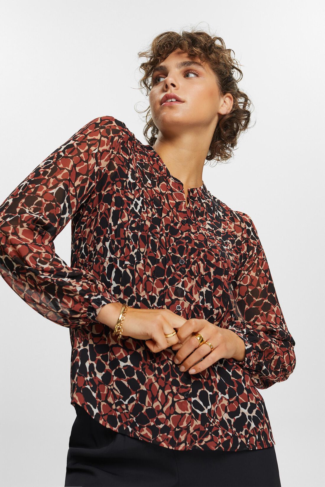 Recycelt: gemusterte Chiffonbluse