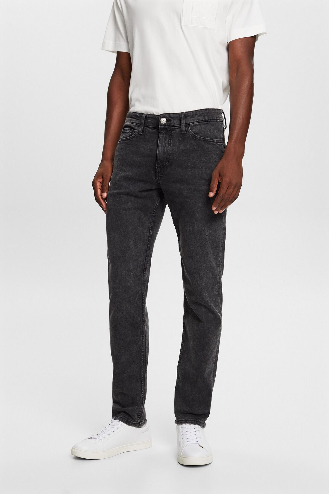 Jeans mit mittlerer Bundh&ouml;he und schmaler Passform