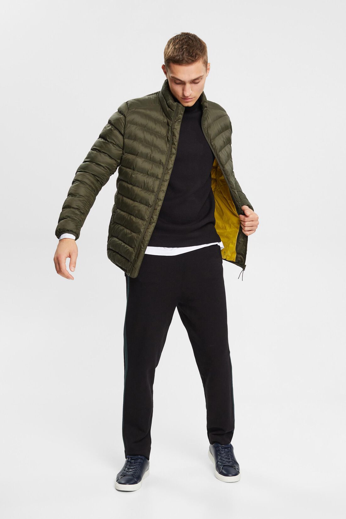 Steppjacke mit hohem Kragen