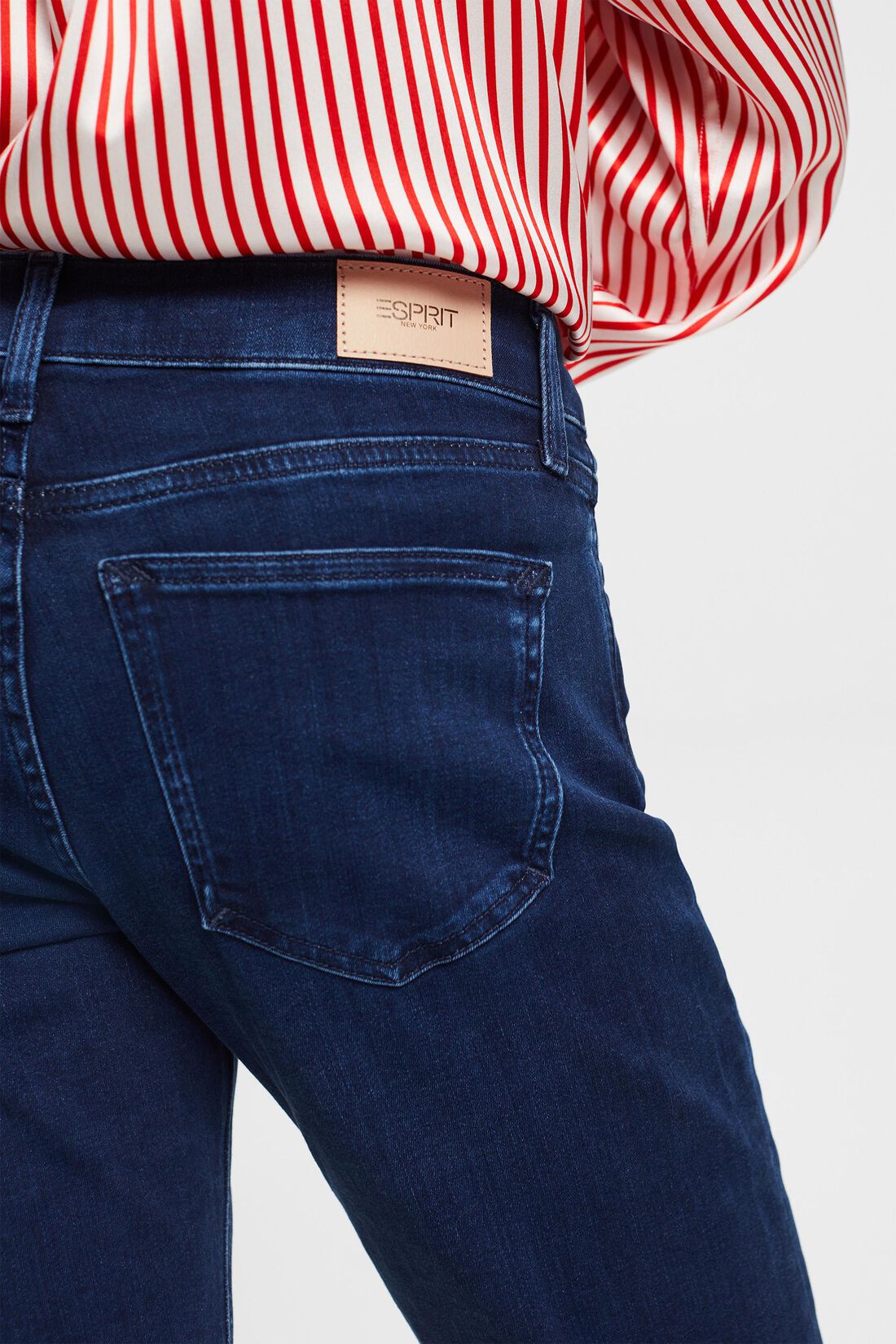 Jeans mit gerader Passform und mittelhohem Bund