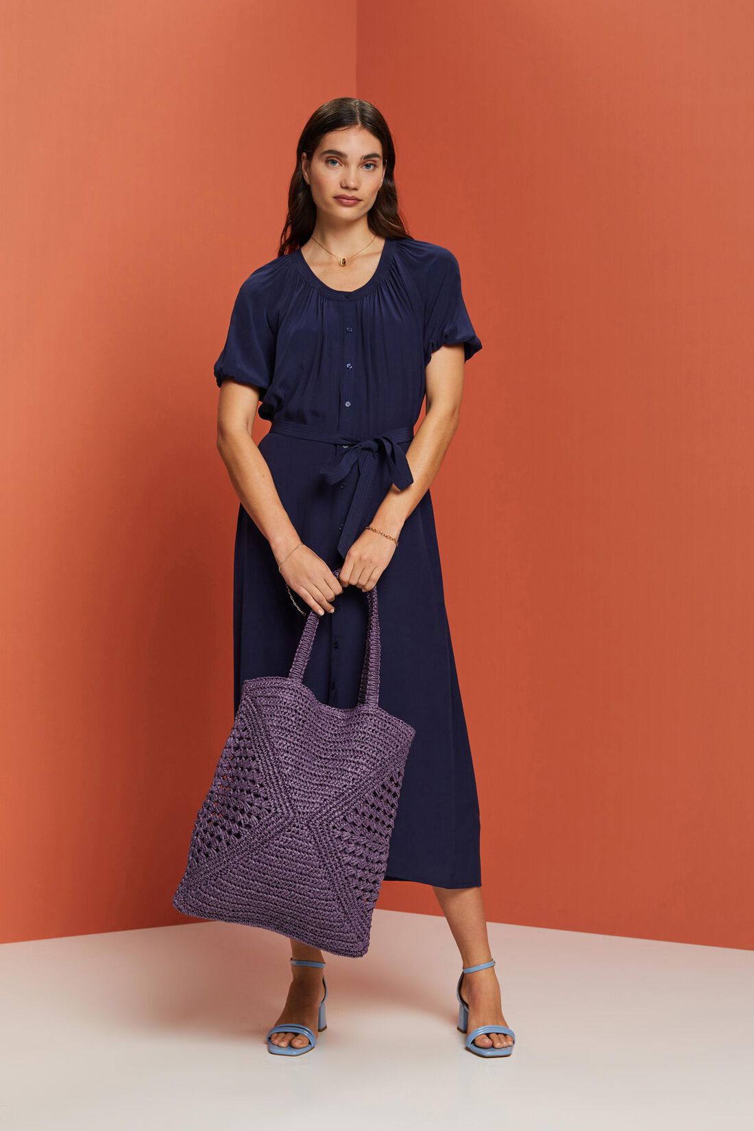 Feminines Hemdblusenkleid