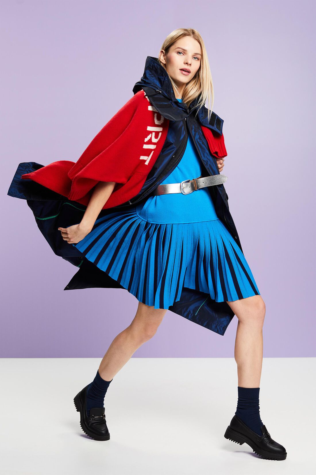 Plissiertes T-Shirt-Kleid in Minil&auml;nge