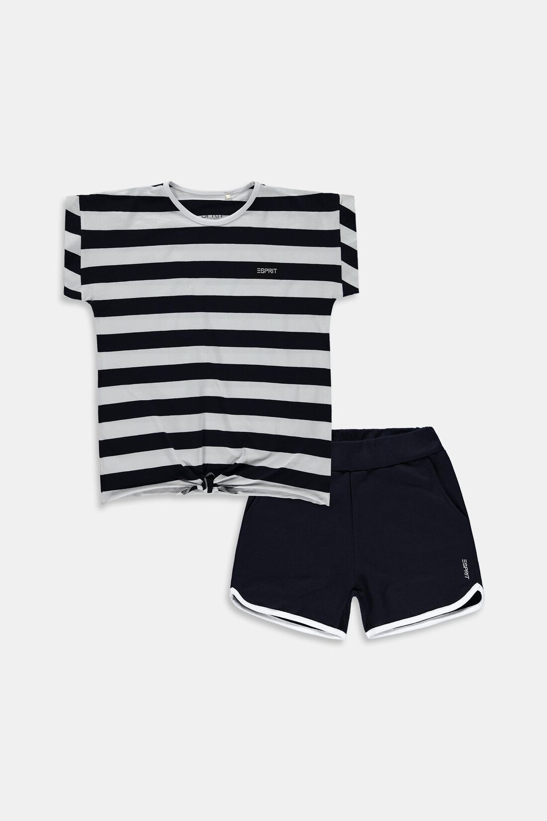 Gemischtes Set: T-Shirt und Shorts