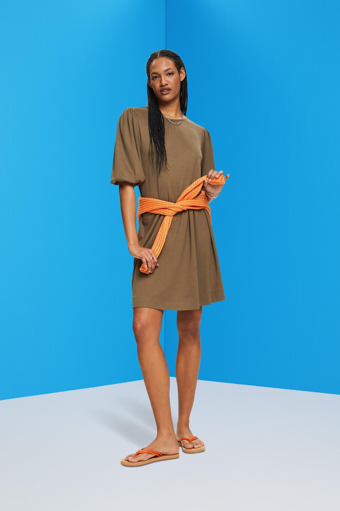 Minikleid mit volumin&ouml;sen &Auml;rmeln