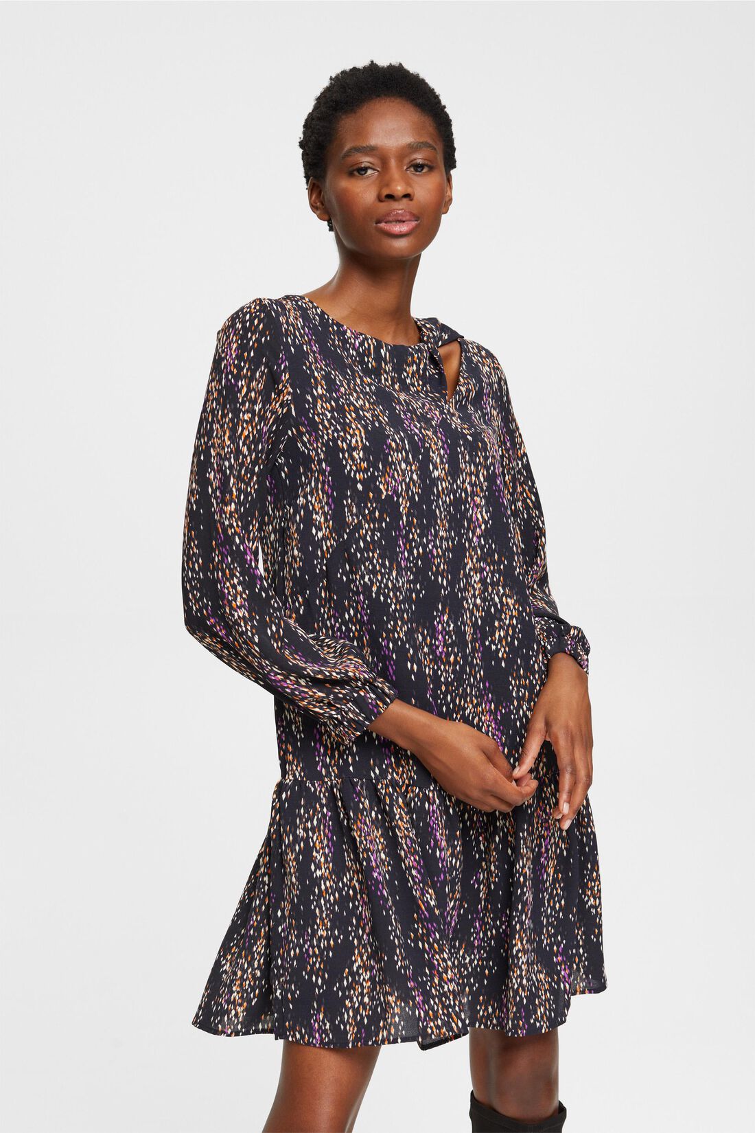 Minikleid mit Muster und Cut-out