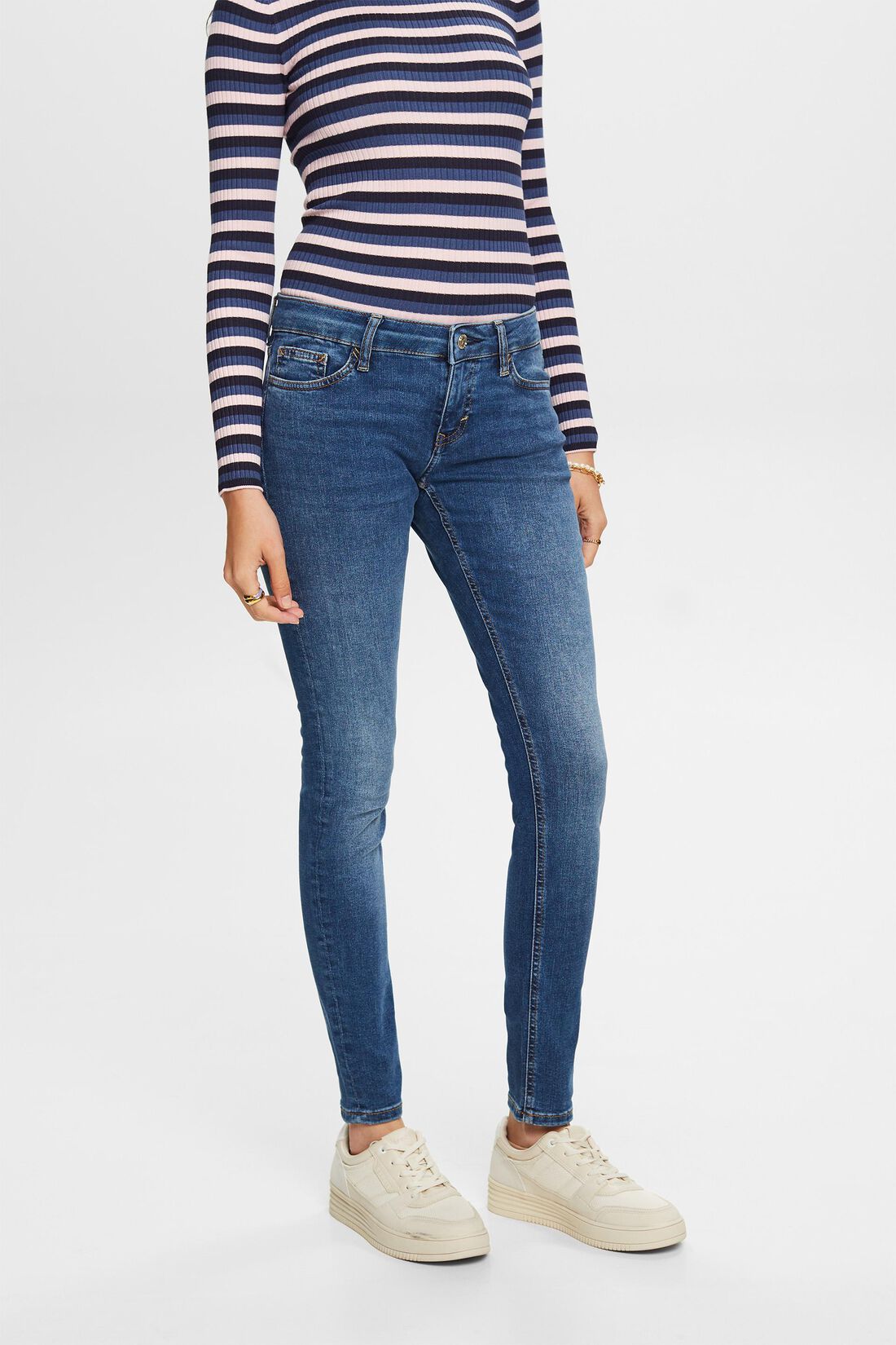 Recycelt: Skinny Jeans mit niedrigem Bund