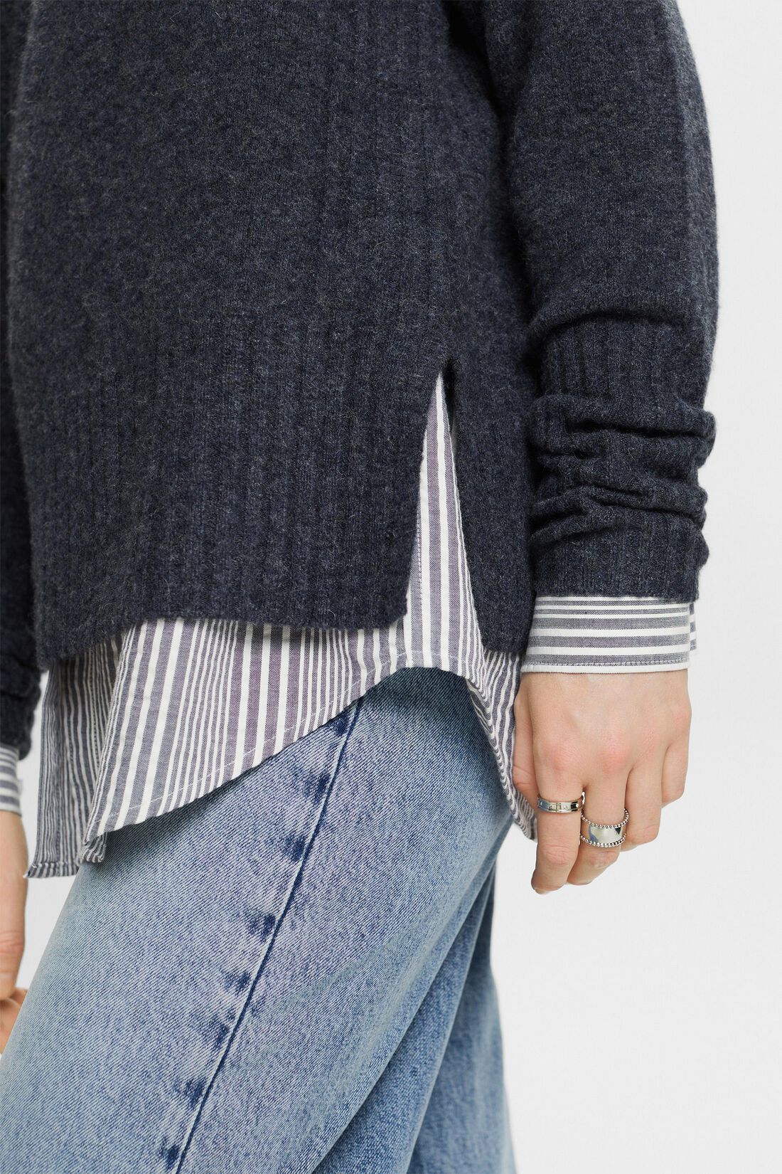 Wollmix-Pullover mit V-Ausschnitt