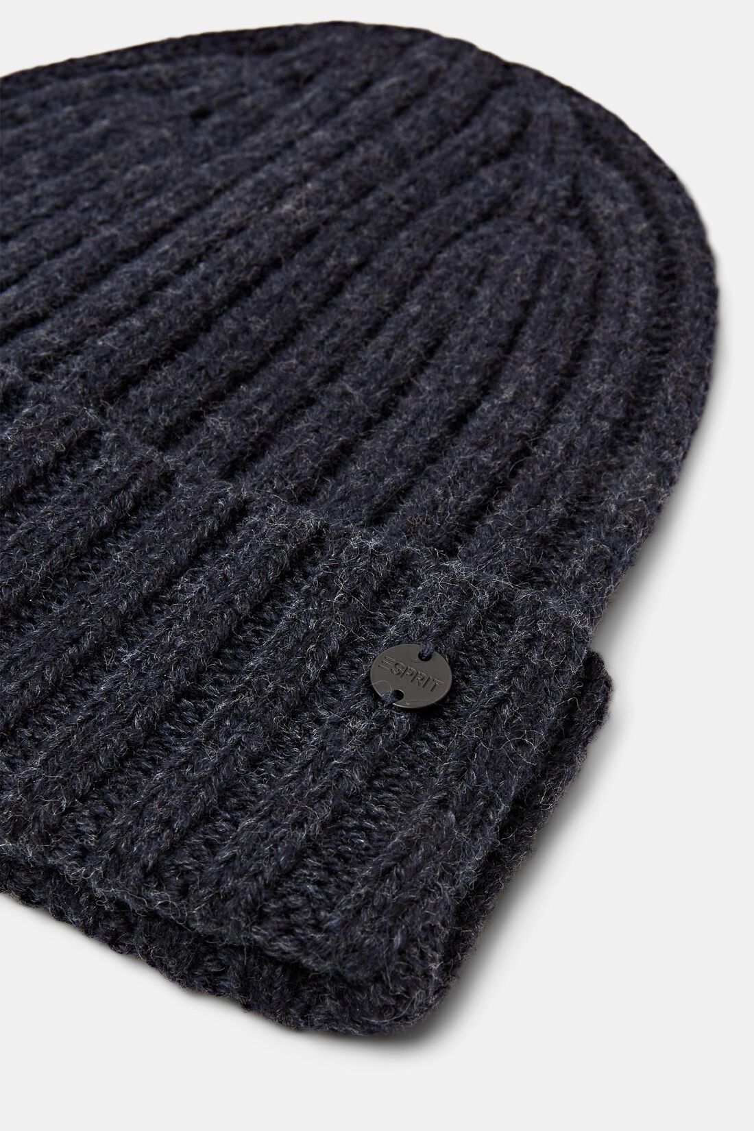 Beanie aus grobem Rippstrick