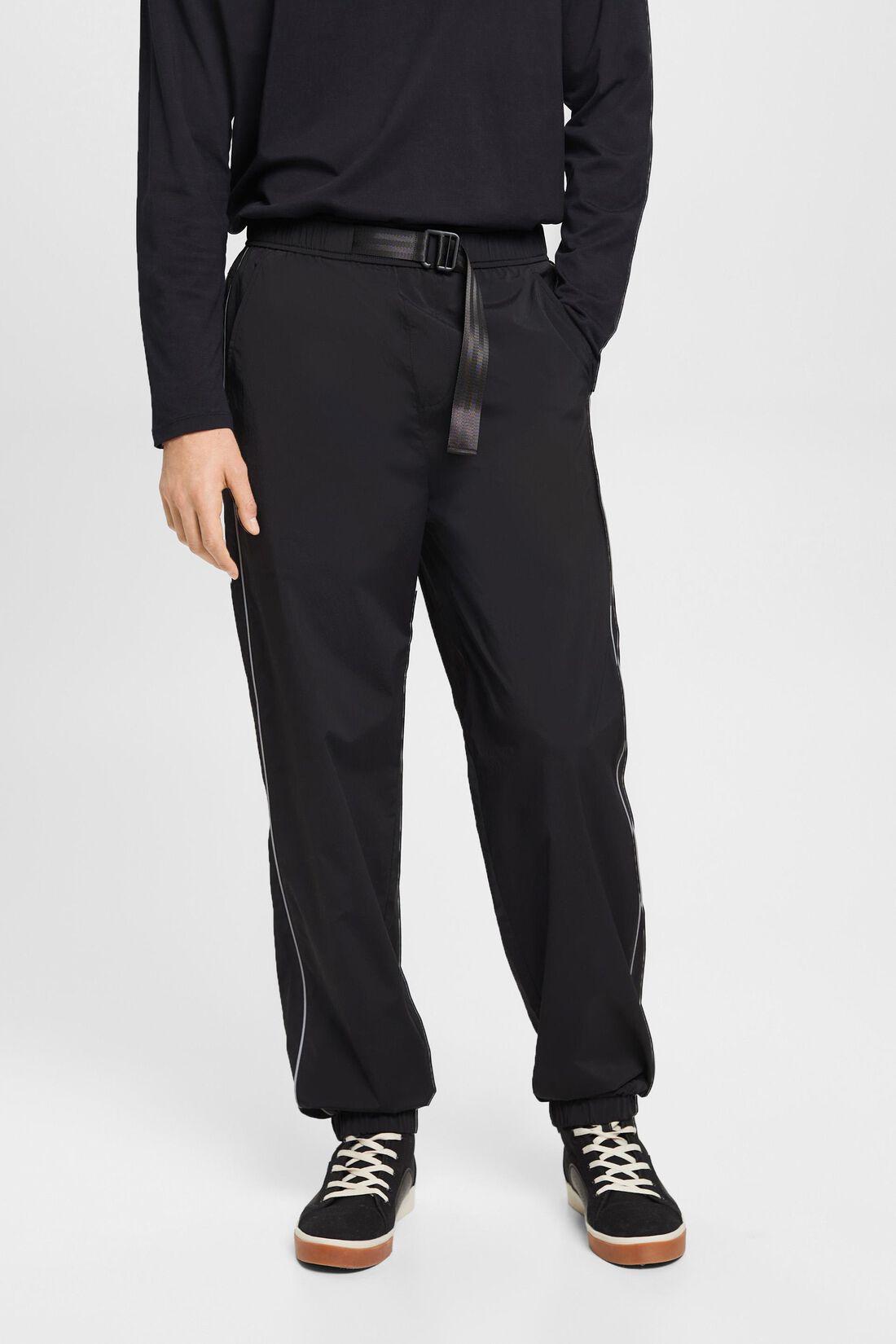 Track Pants mit hohem Bund und schmal zulaufendem Bein