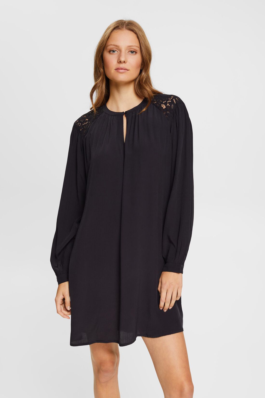 Kleid mit Spitzendetails