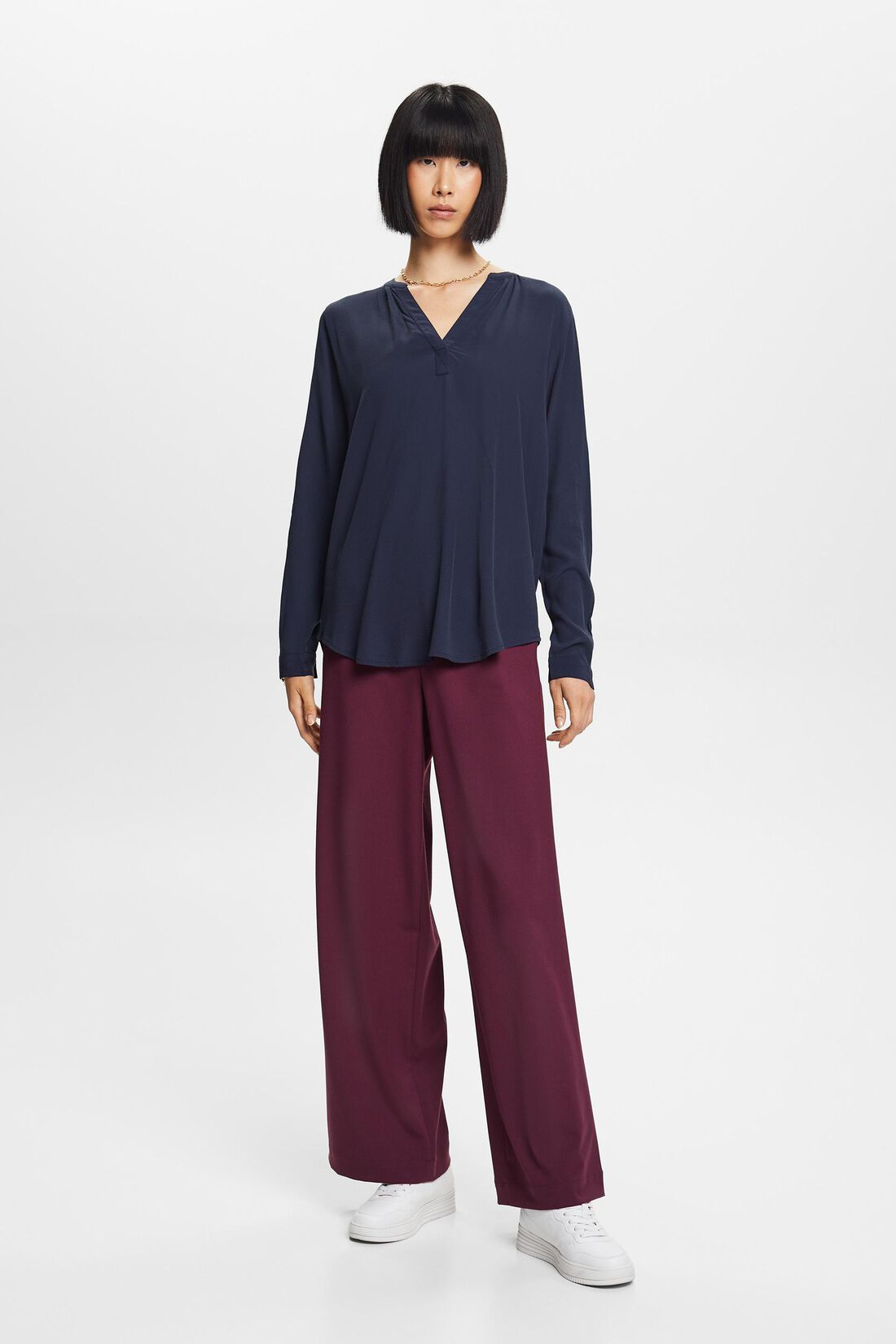 Basic-Bluse mit V-Ausschnitt