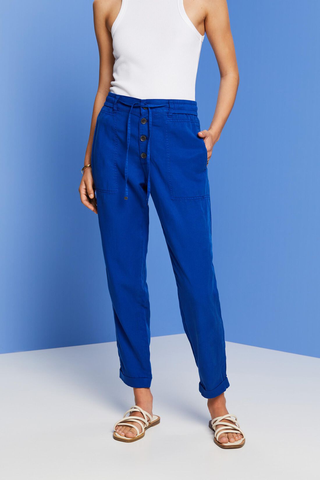 Pants woven