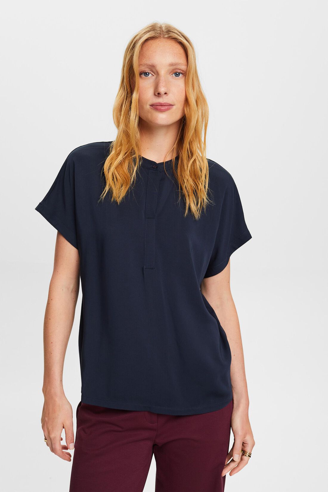 T-Shirt aus einem Materialmix