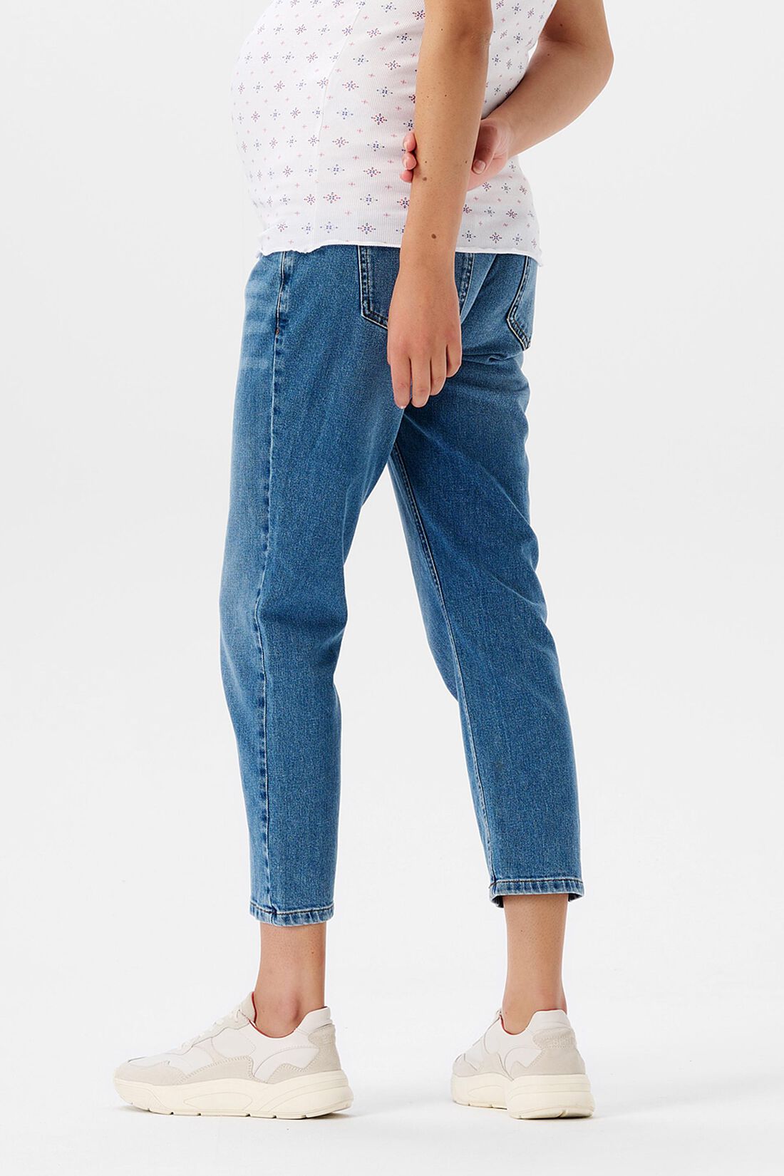 Verk&uuml;rzte Jeans mit &Uuml;berbauchbund