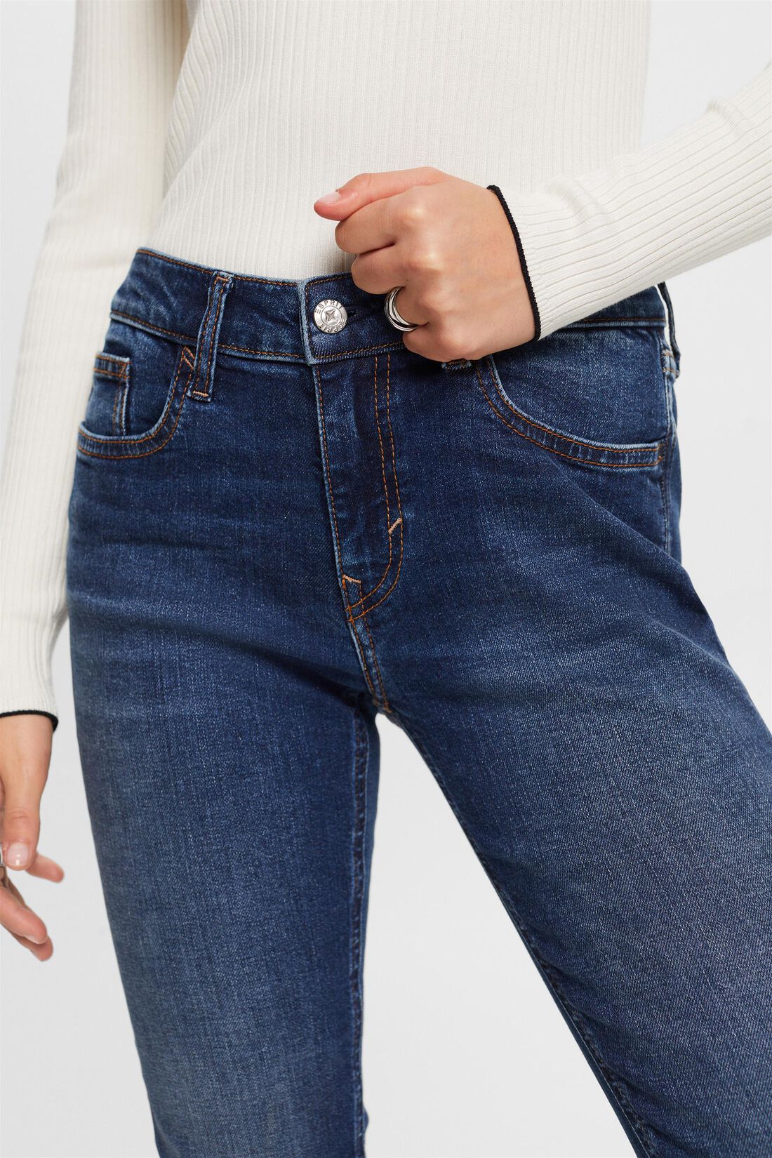 Schmale Jeans mit mittlerer Bundh&ouml;he