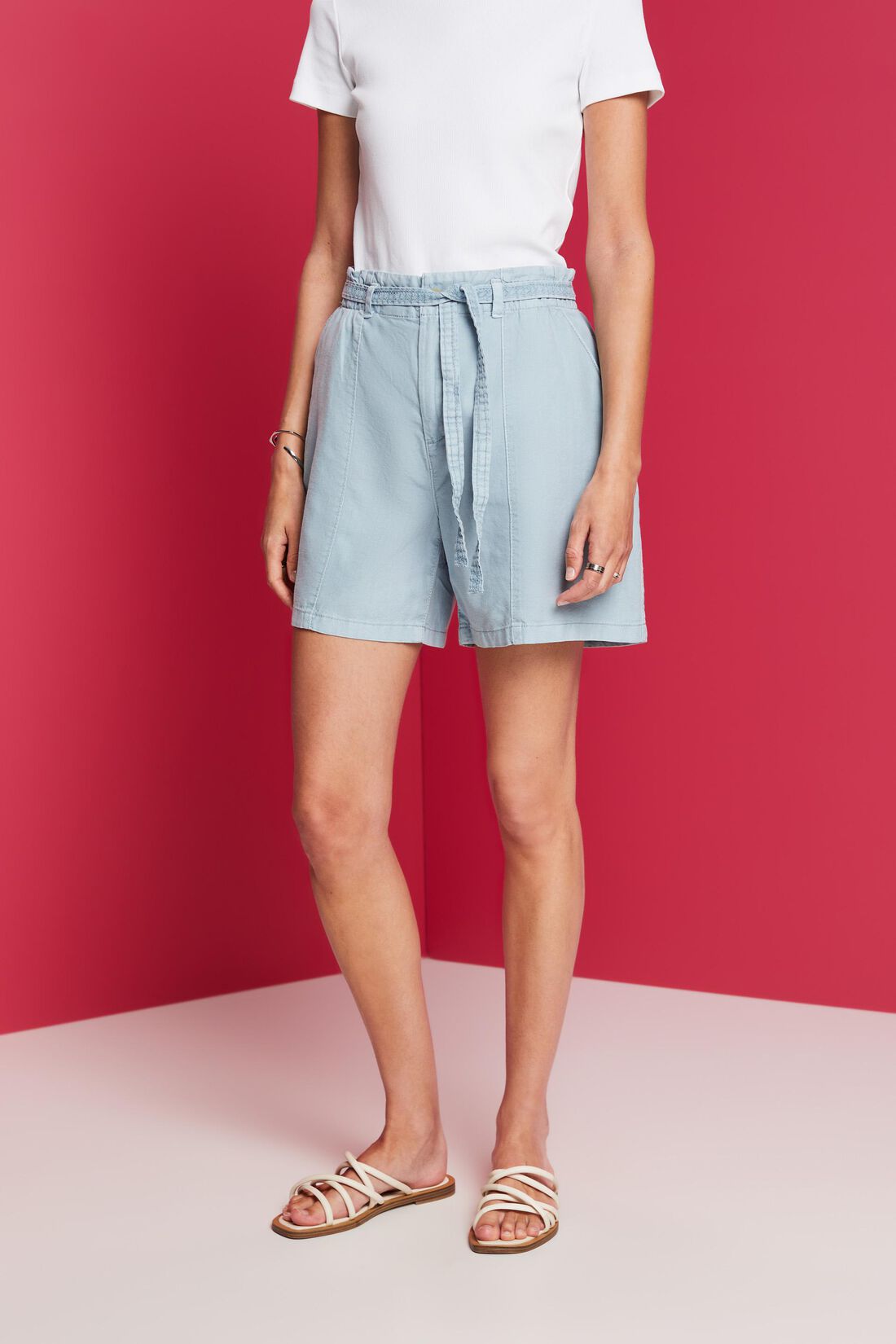Shorts mit Bindeg&uuml;rtel aus Leinenmix