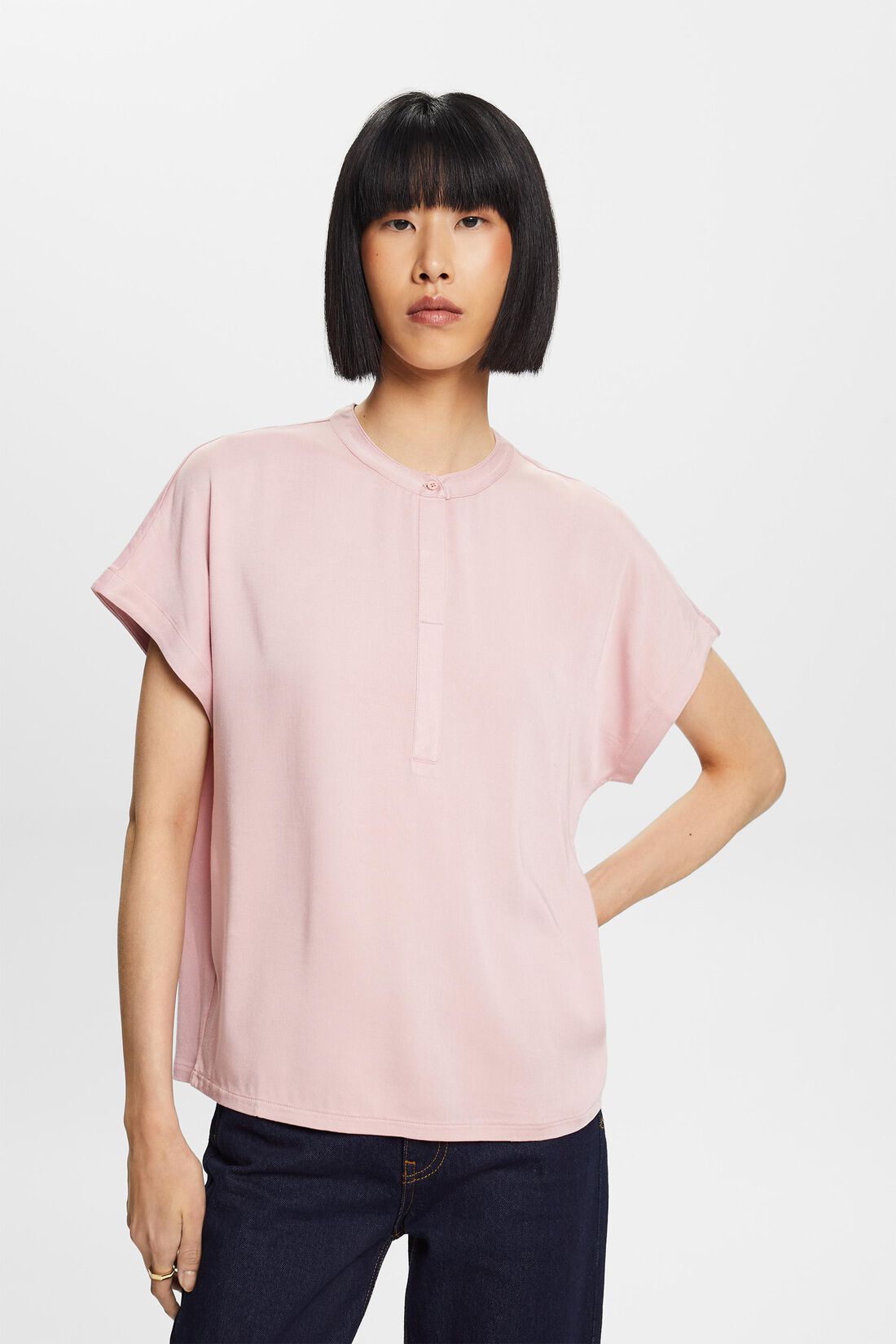 T-Shirt aus einem Materialmix