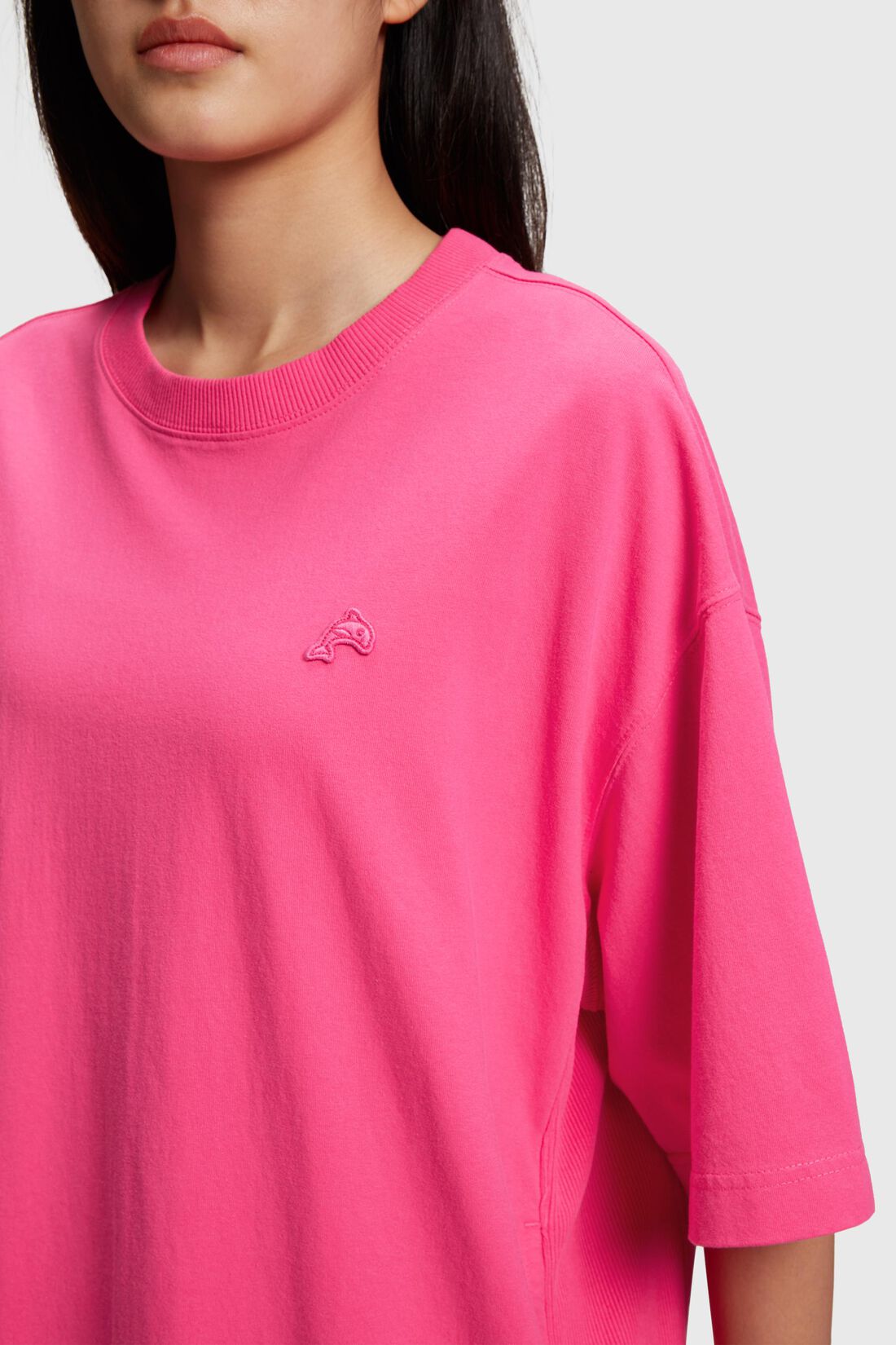 T-Shirt-Kleid mit Delfin-Patch