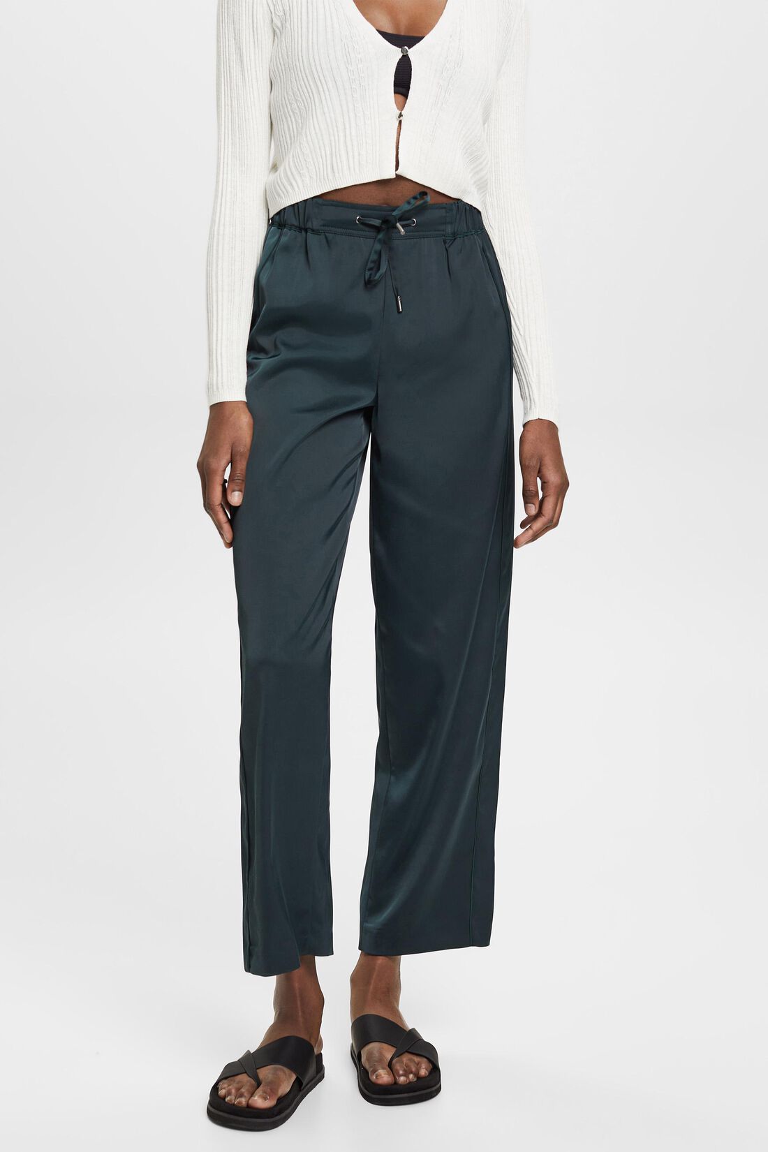 Satinhose mit weitem Bein