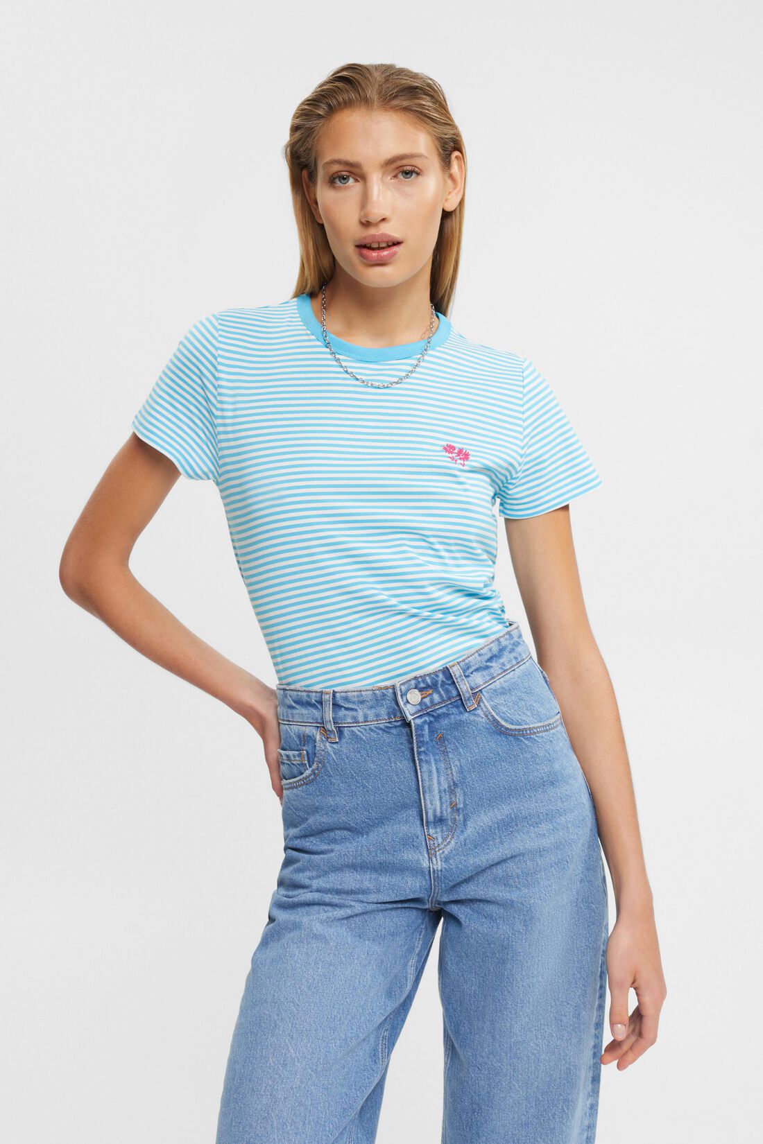Gestreiftes T-Shirt mit gesticktem Blumenmotiv