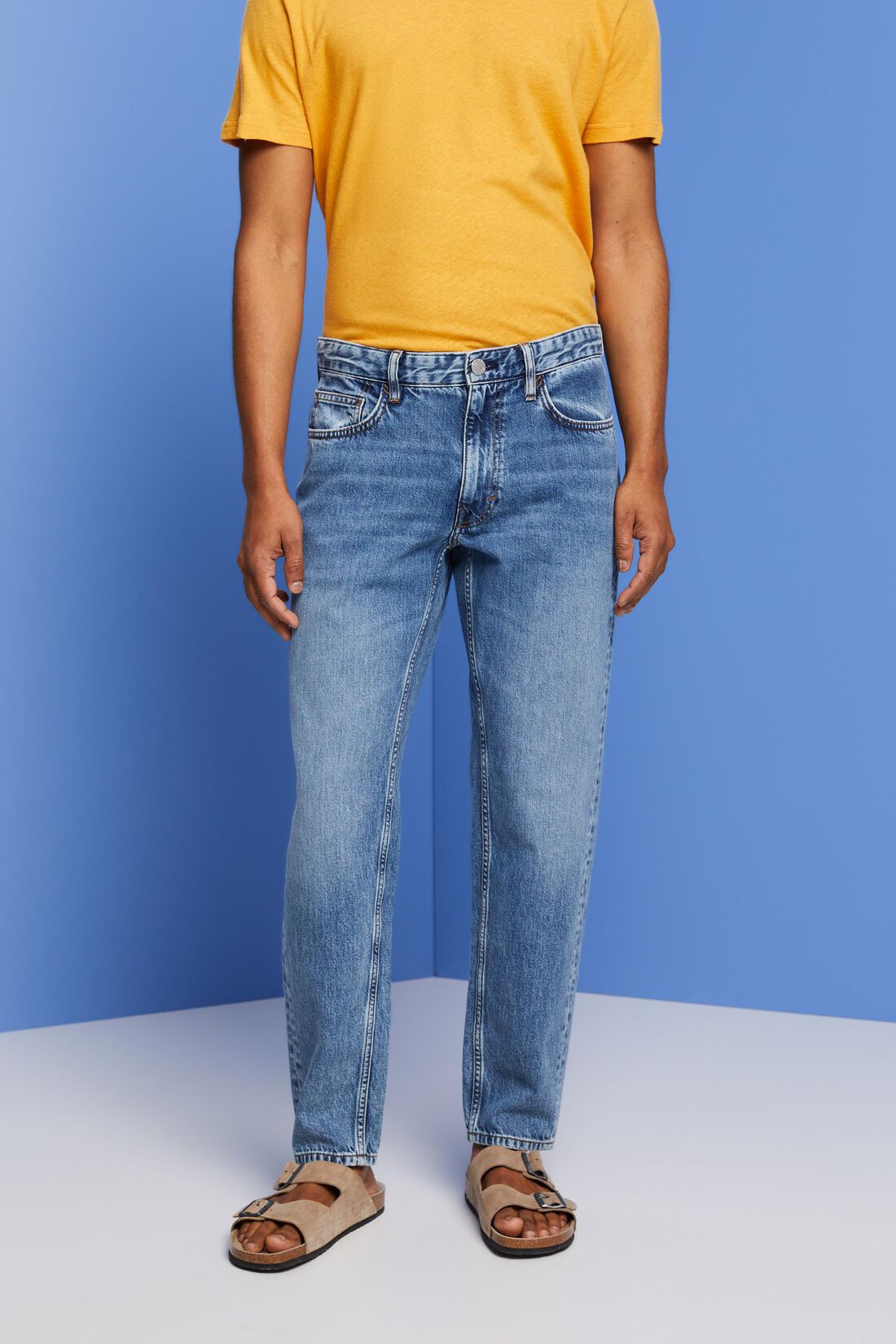 Jeans in bequemer, schmaler Passform