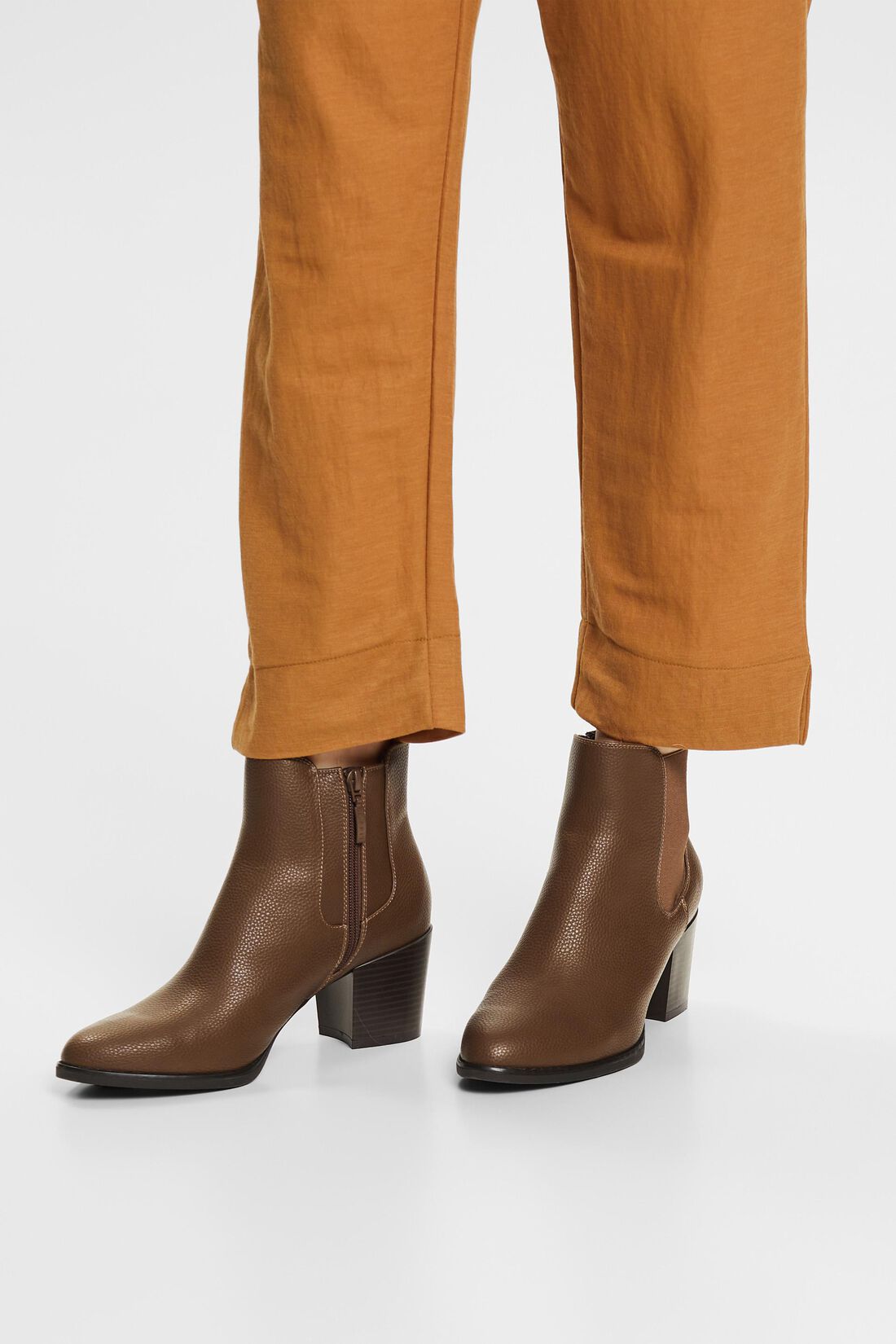 Boots aus veganem Leder