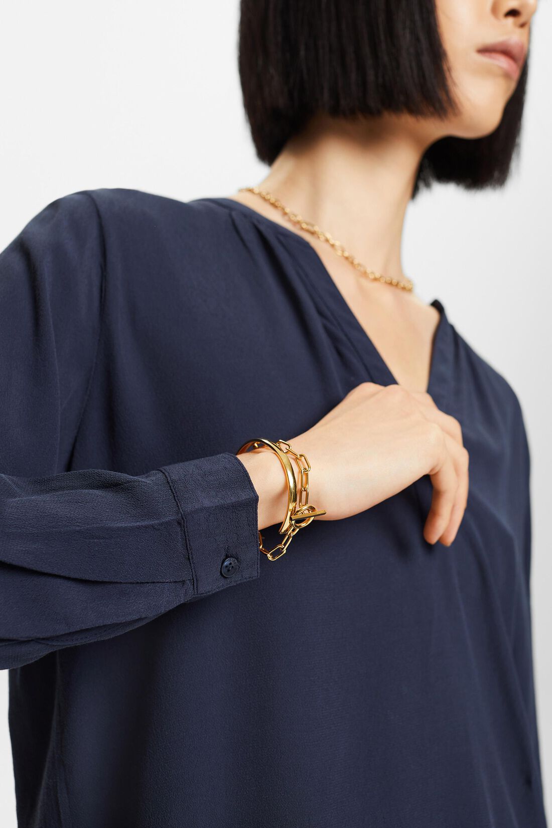 Basic-Bluse mit V-Ausschnitt