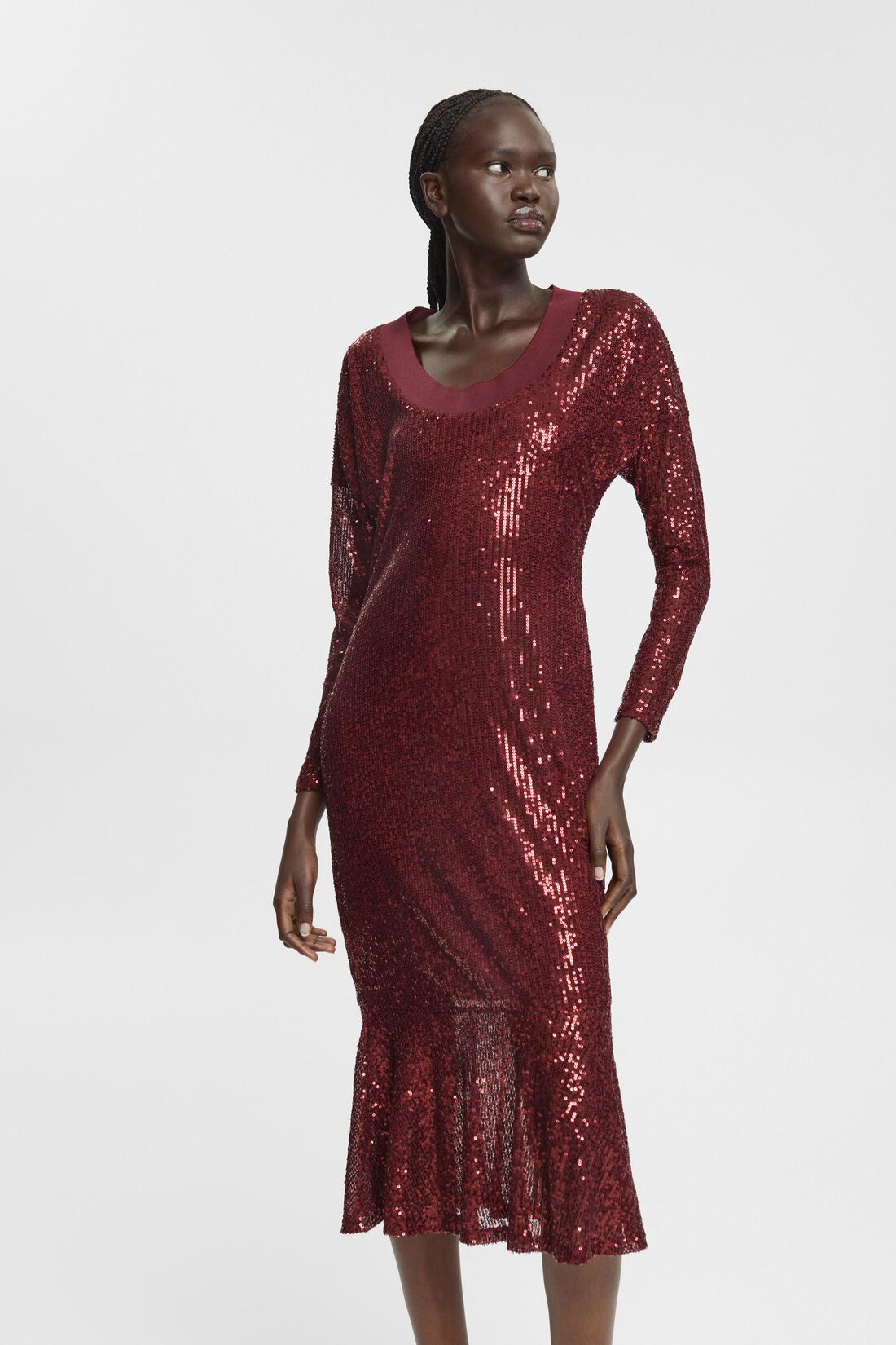 Strickkleid in Midil&auml;nge mit Pailletten
