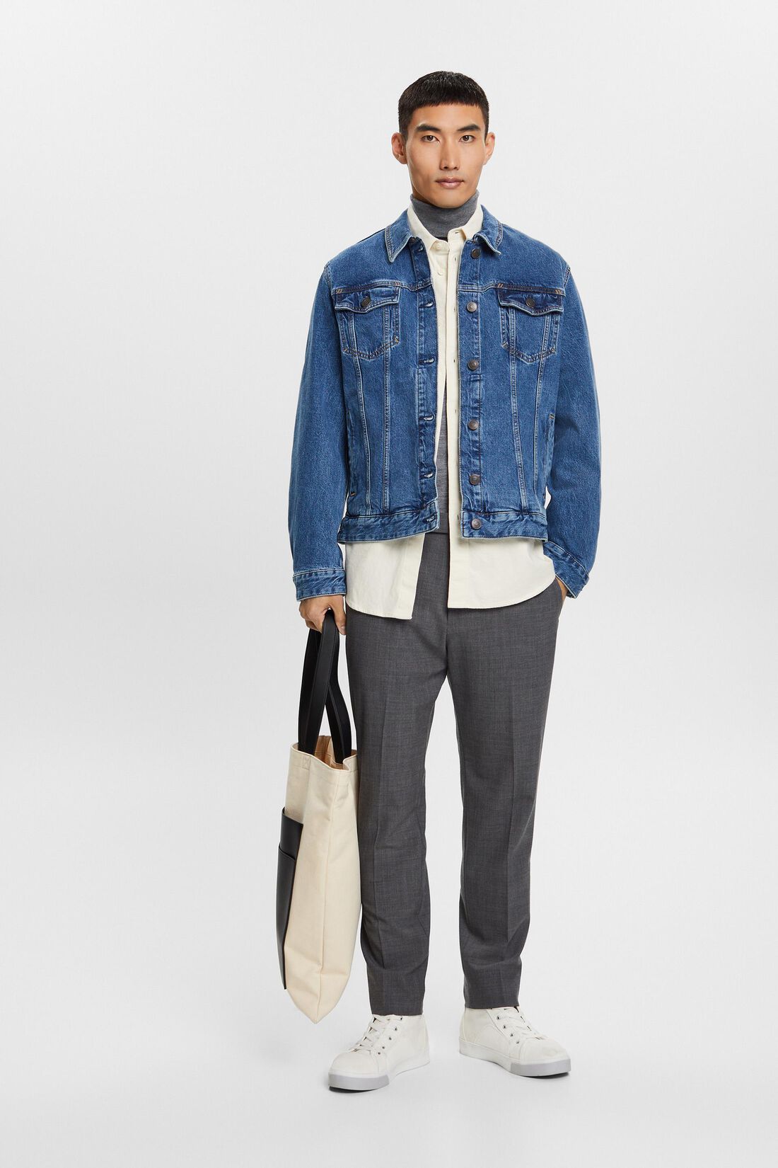 Jeansjacke im Truckerstil