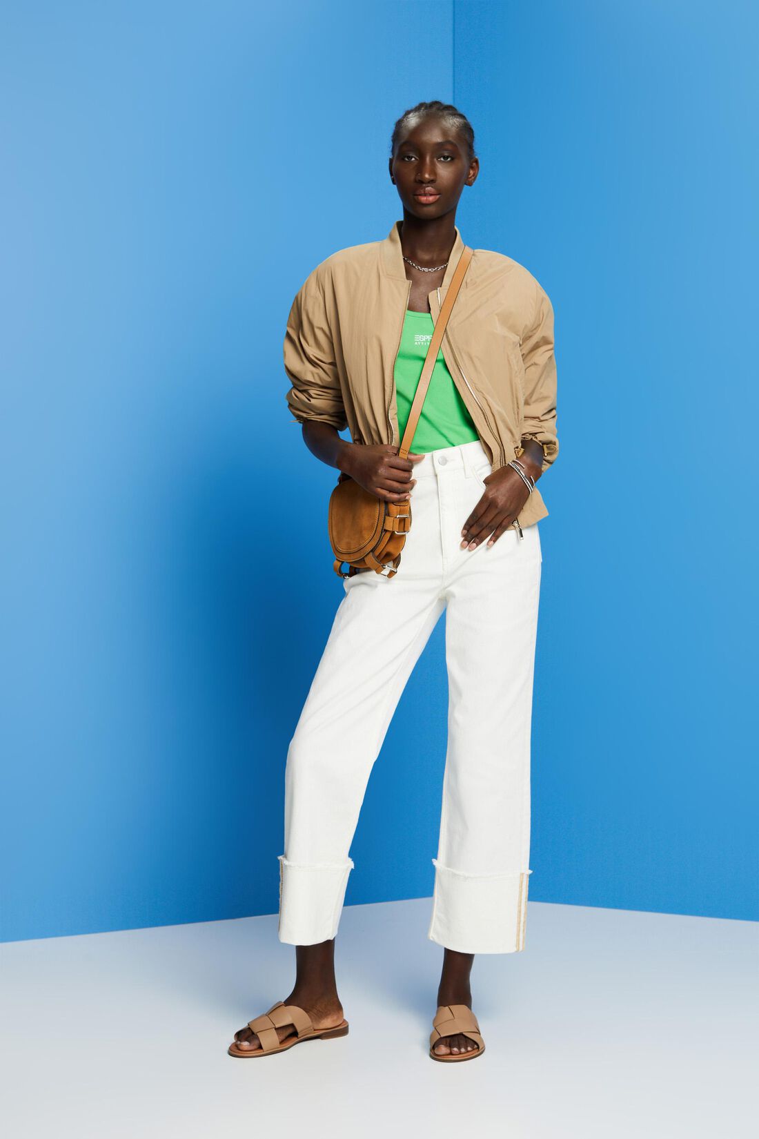 Jeans mit hohem Bund und Beinumschlag