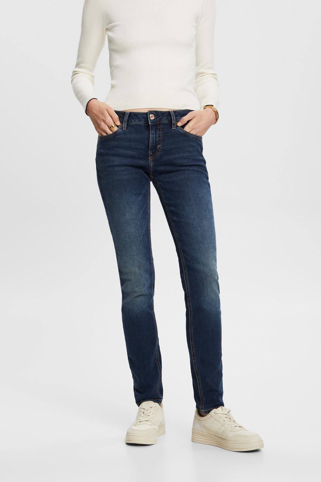 Mid-Rise-Stretchjeans in schmaler Passform