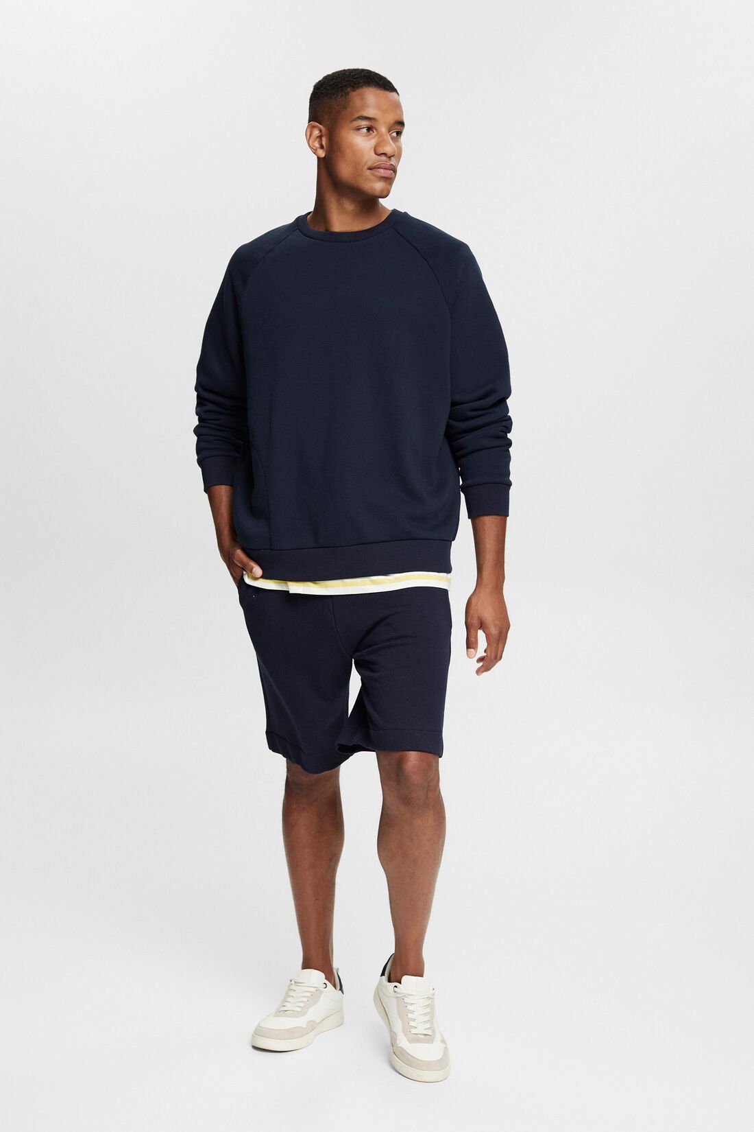 Sweatshirt mit Zippertasche