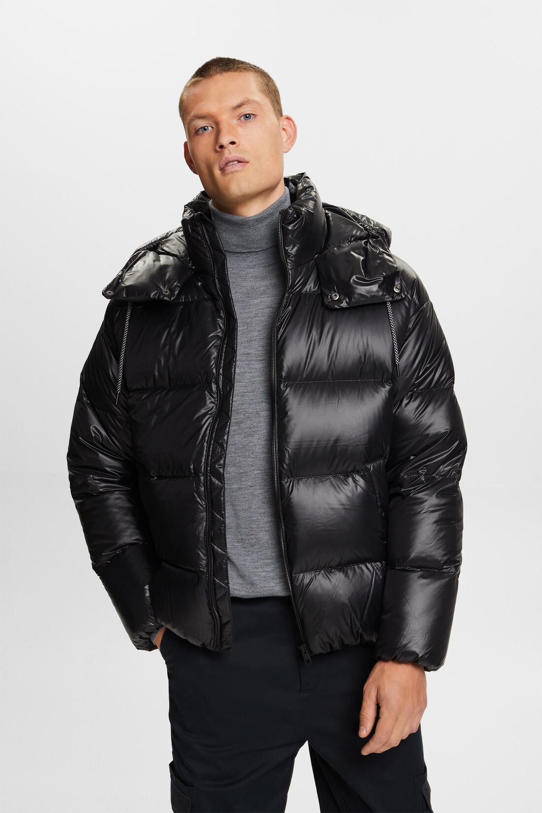 Gl&auml;nzende Steppjacke mit Daunen