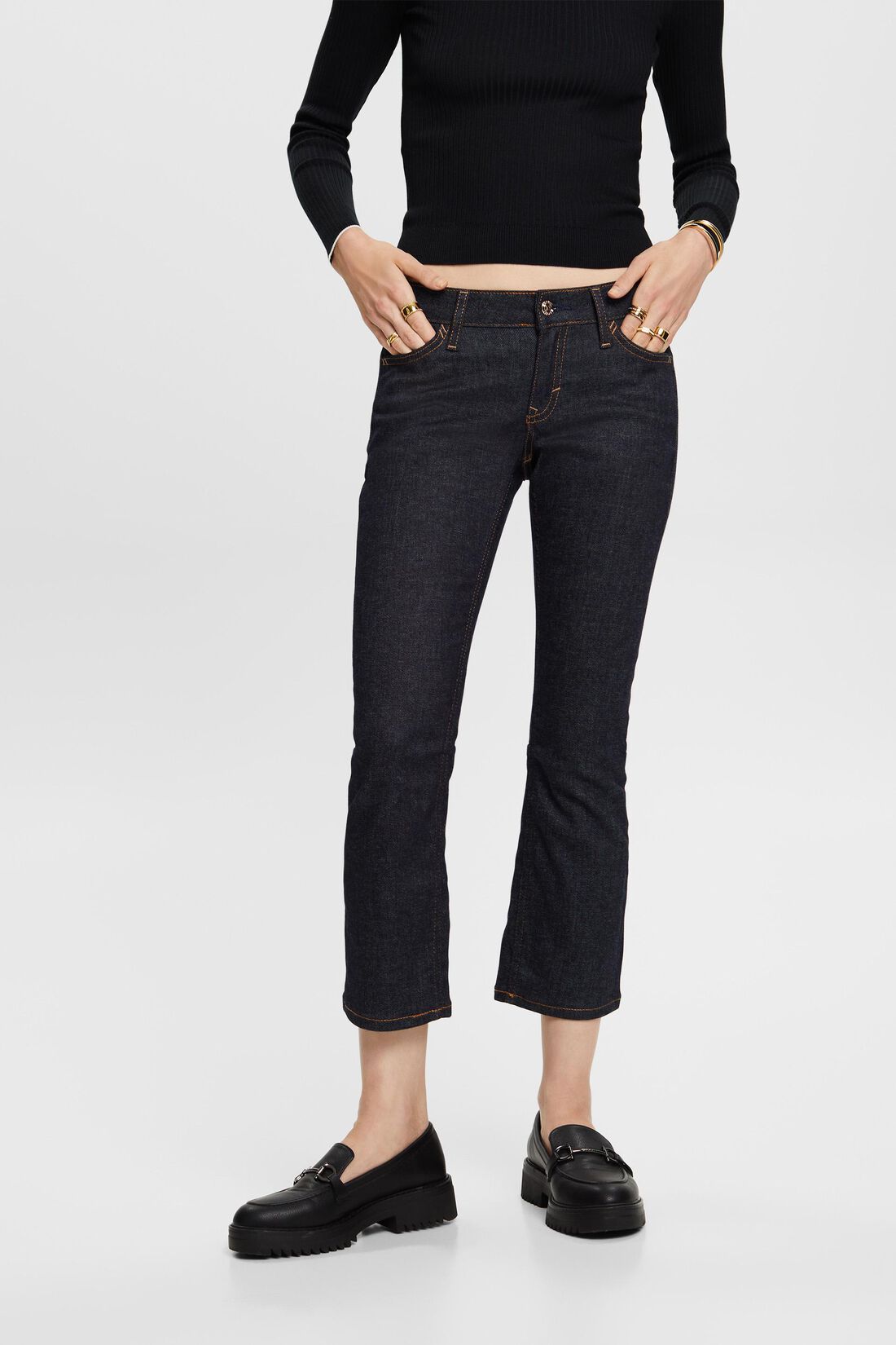 Verk&uuml;rzte Racer-Bootcut-Jeans mit mittelhohem Bund