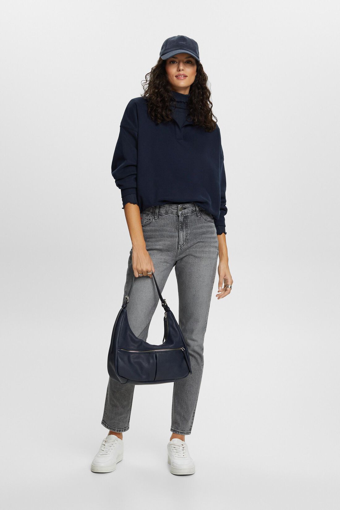 Schmal geschnittene Retro-Jeans mit hohem Bund