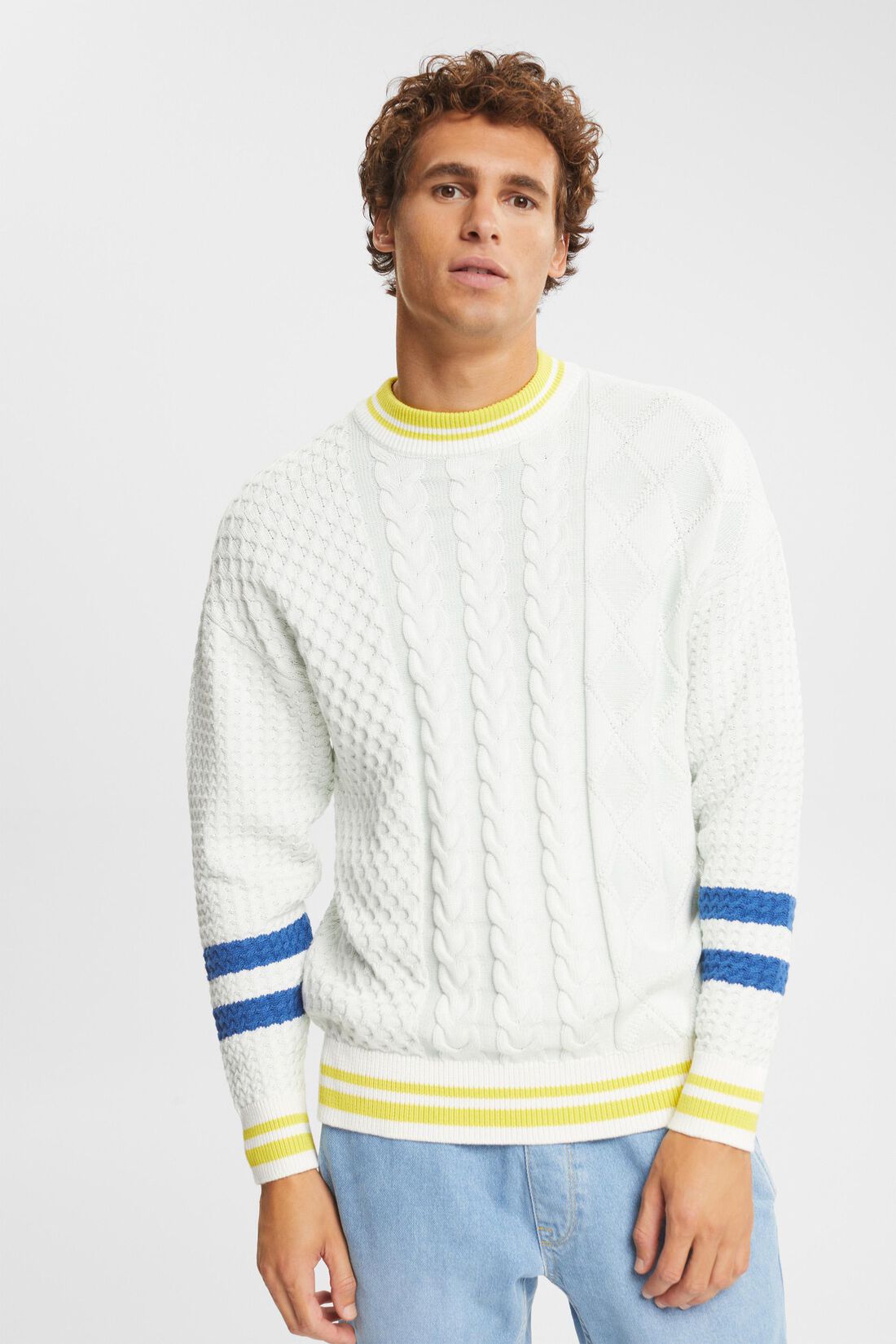 Pullover mit Strickmuster