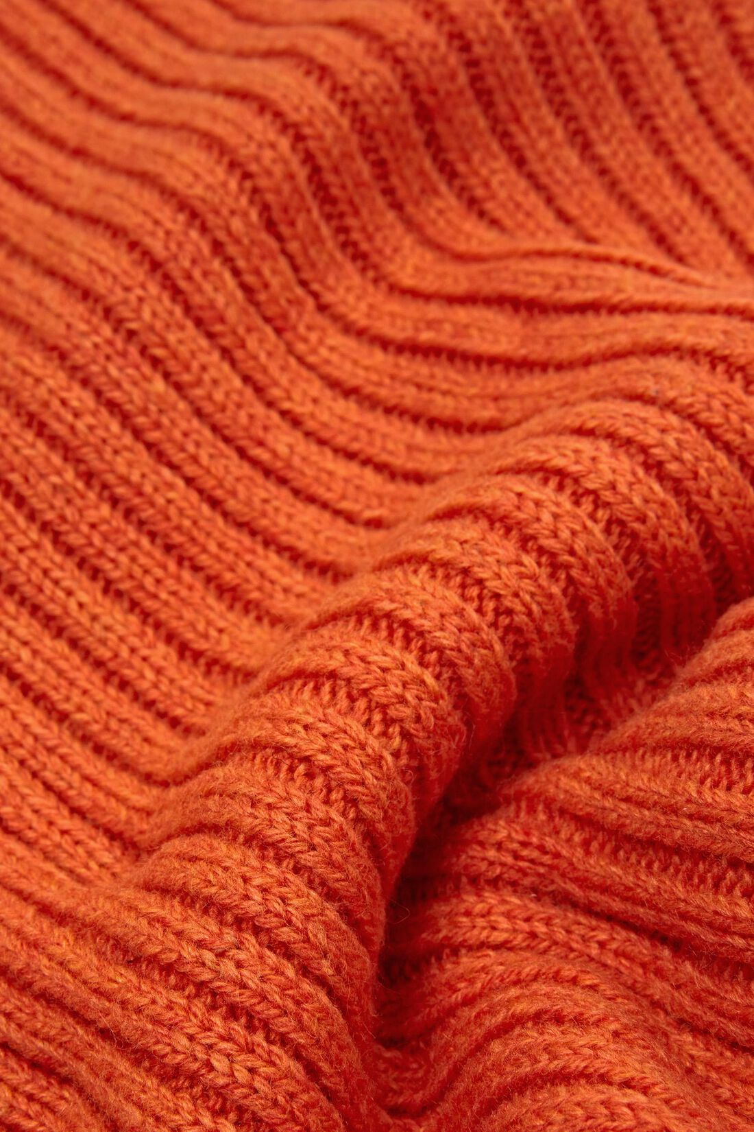 Loop-Schal in Rippstrick-Design