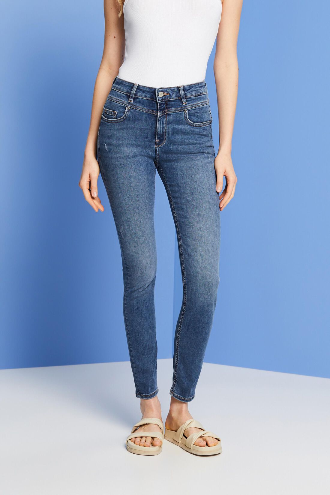 Shaping-Jeans mit hohem Bund
