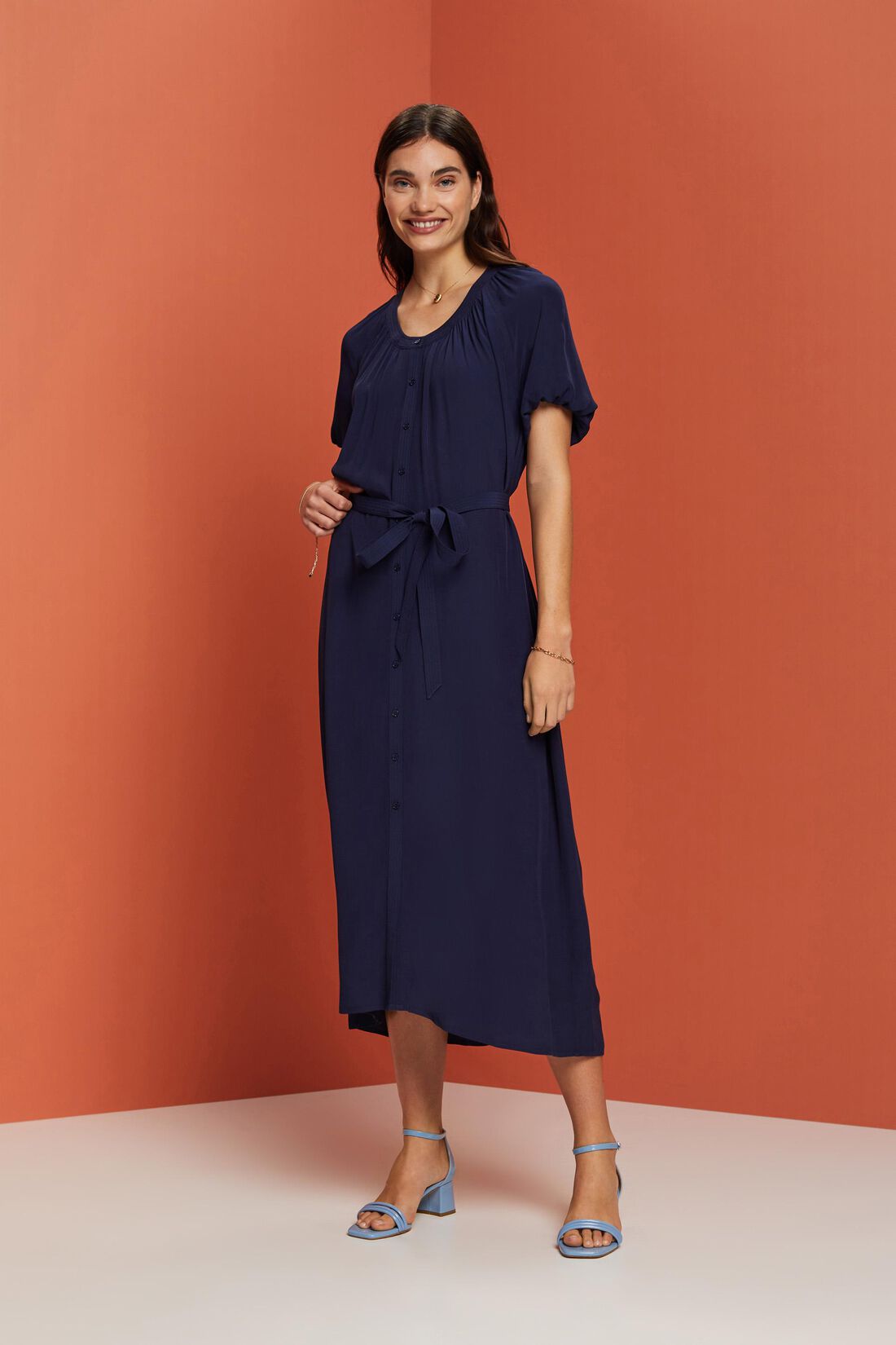 Feminines Hemdblusenkleid