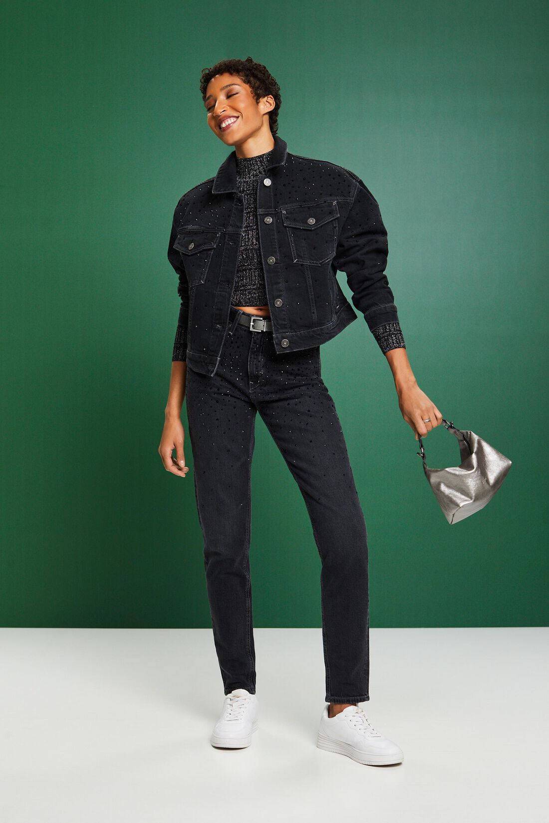 Jeans in klassischer Retro-Optik mit Ziersteinen