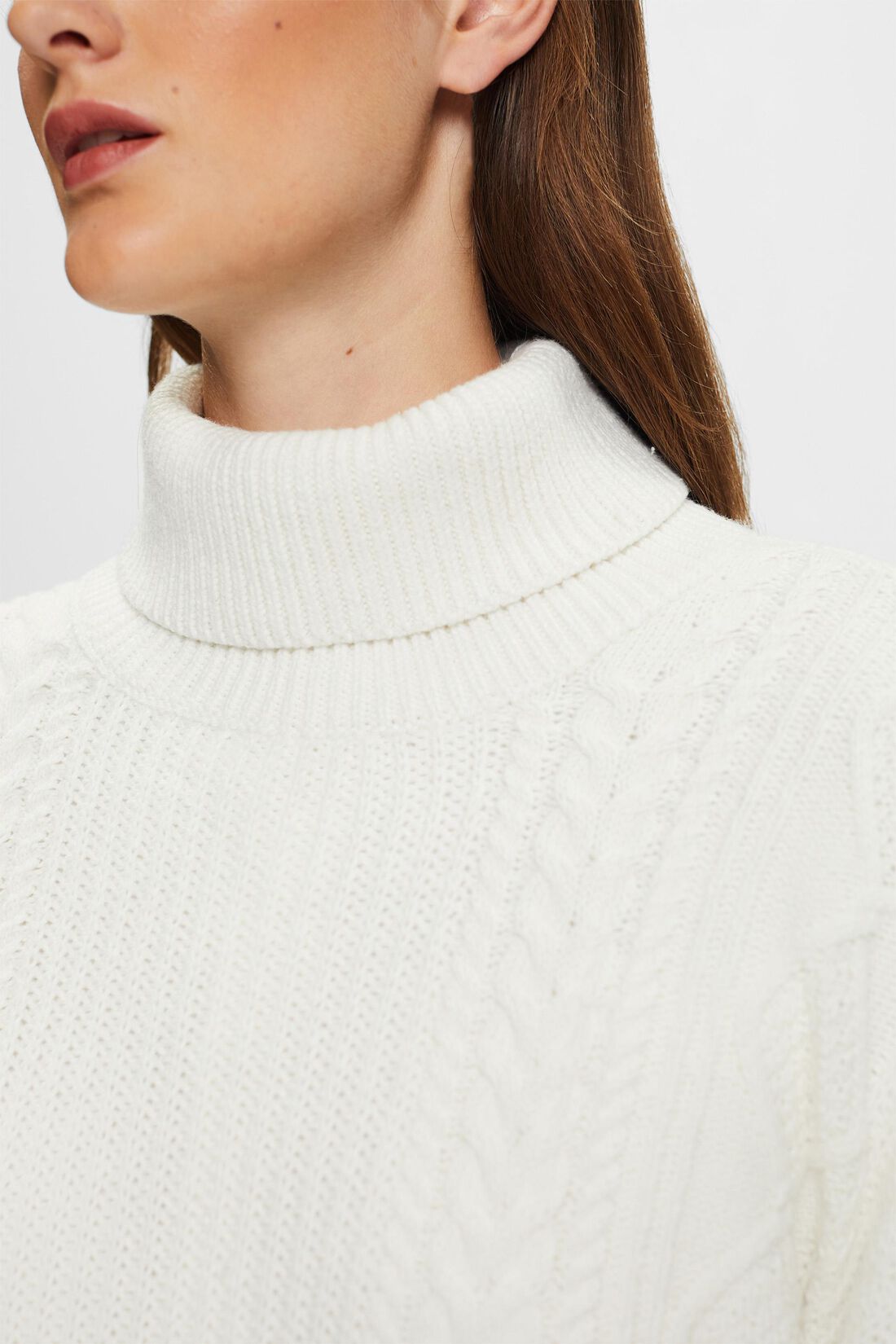 Rollkragenpullover aus Zopfstrick