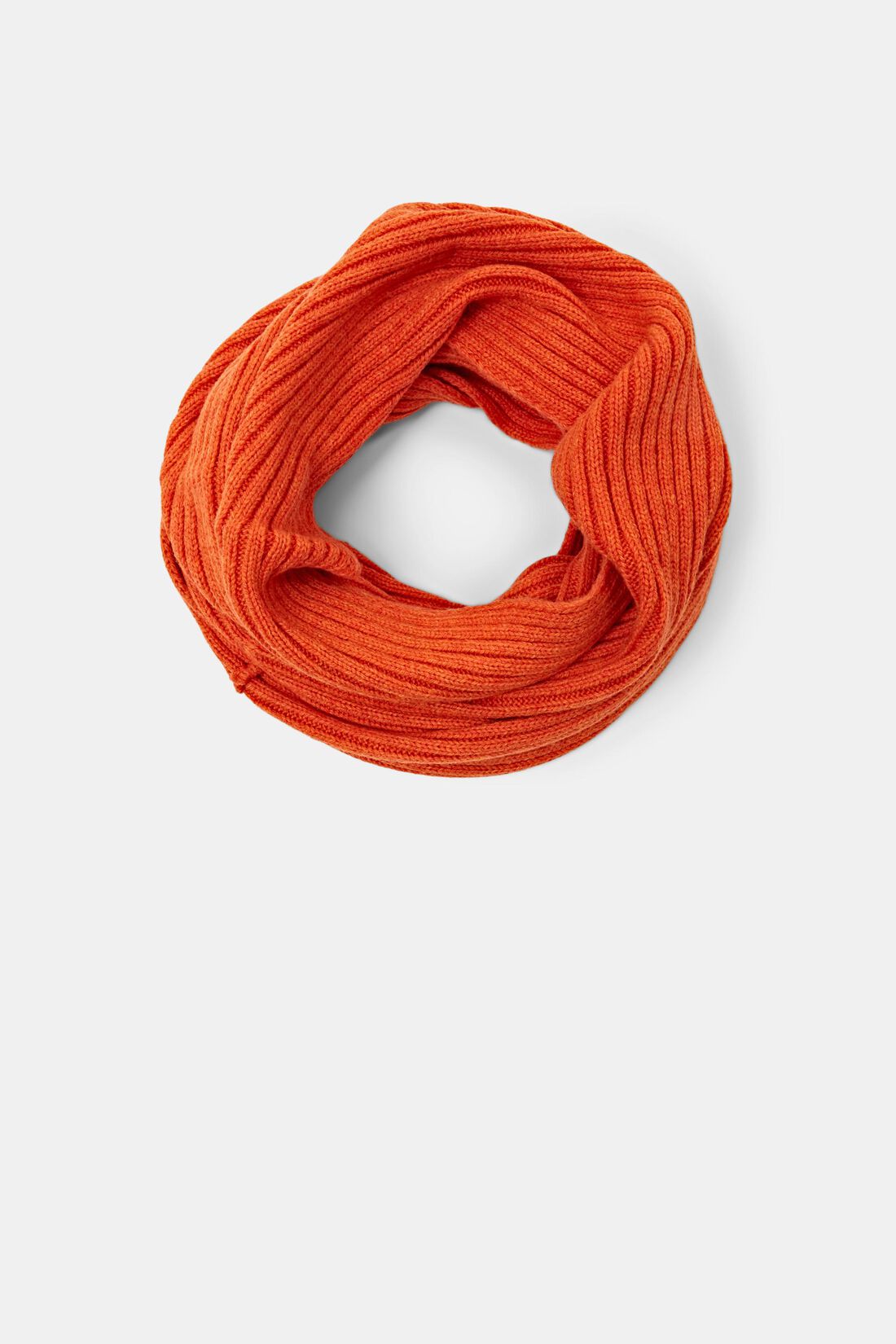 Loop-Schal in Rippstrick-Design