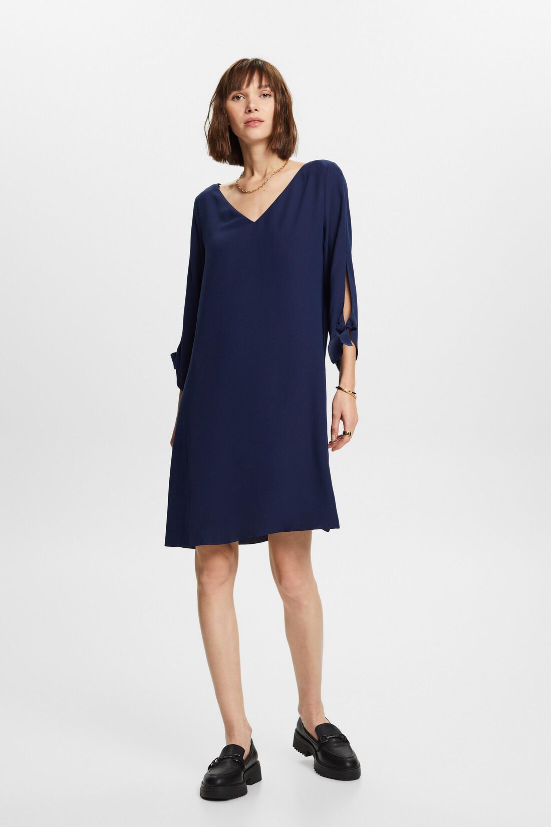 Cr&ecirc;pe-Kleid mit Laser-Cut-Details
