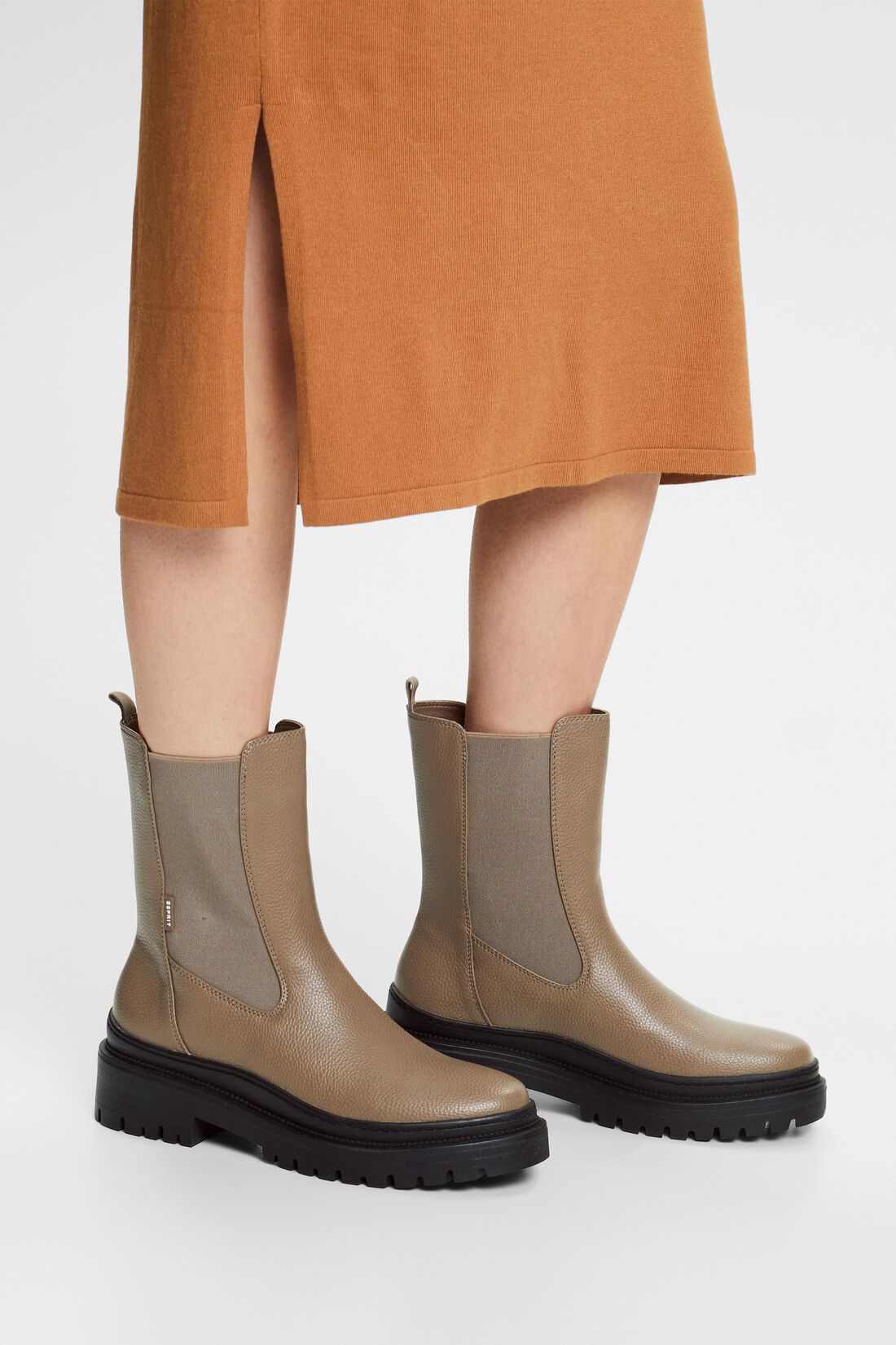 Grobe Boots in Lederoptik