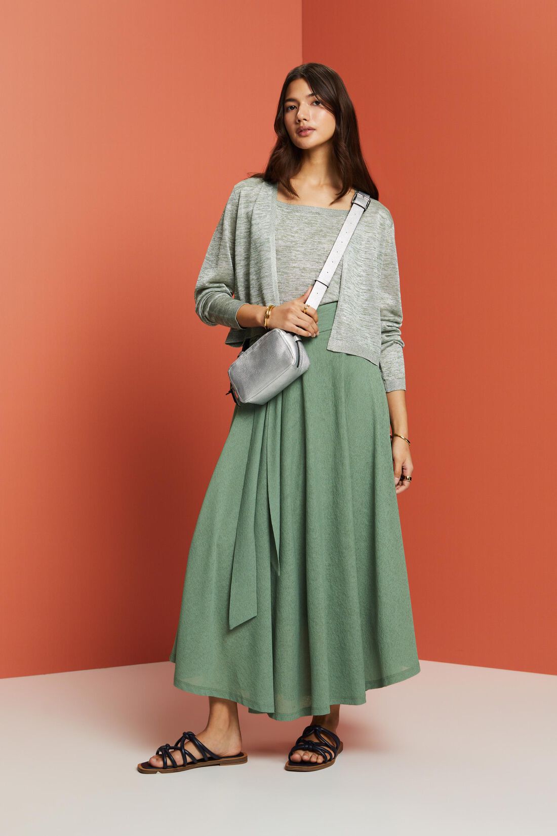 Kurzer Cardigan mit Glitzereffekt