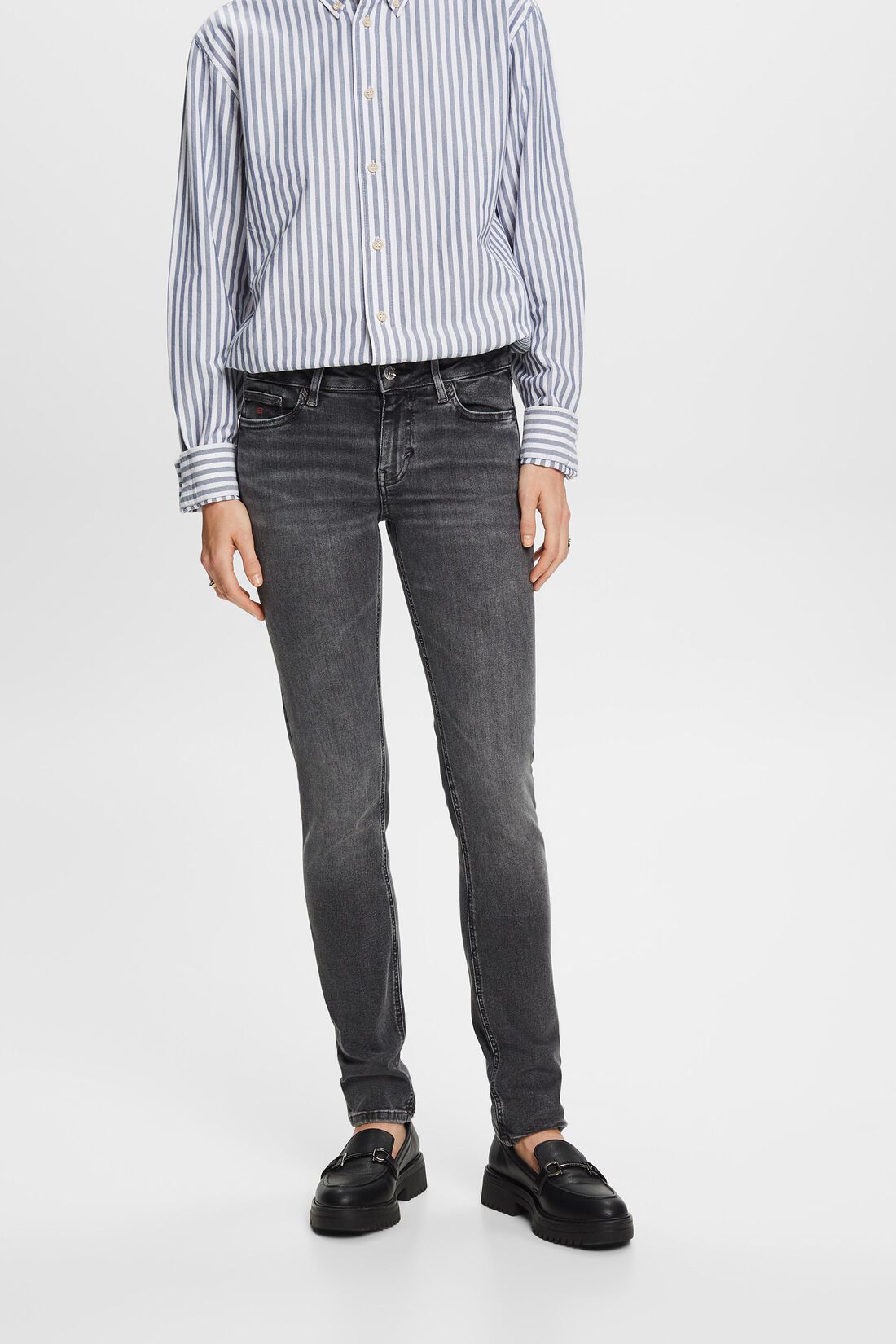 Jeans mit mittlerer Bundh&ouml;he und schmaler Passform