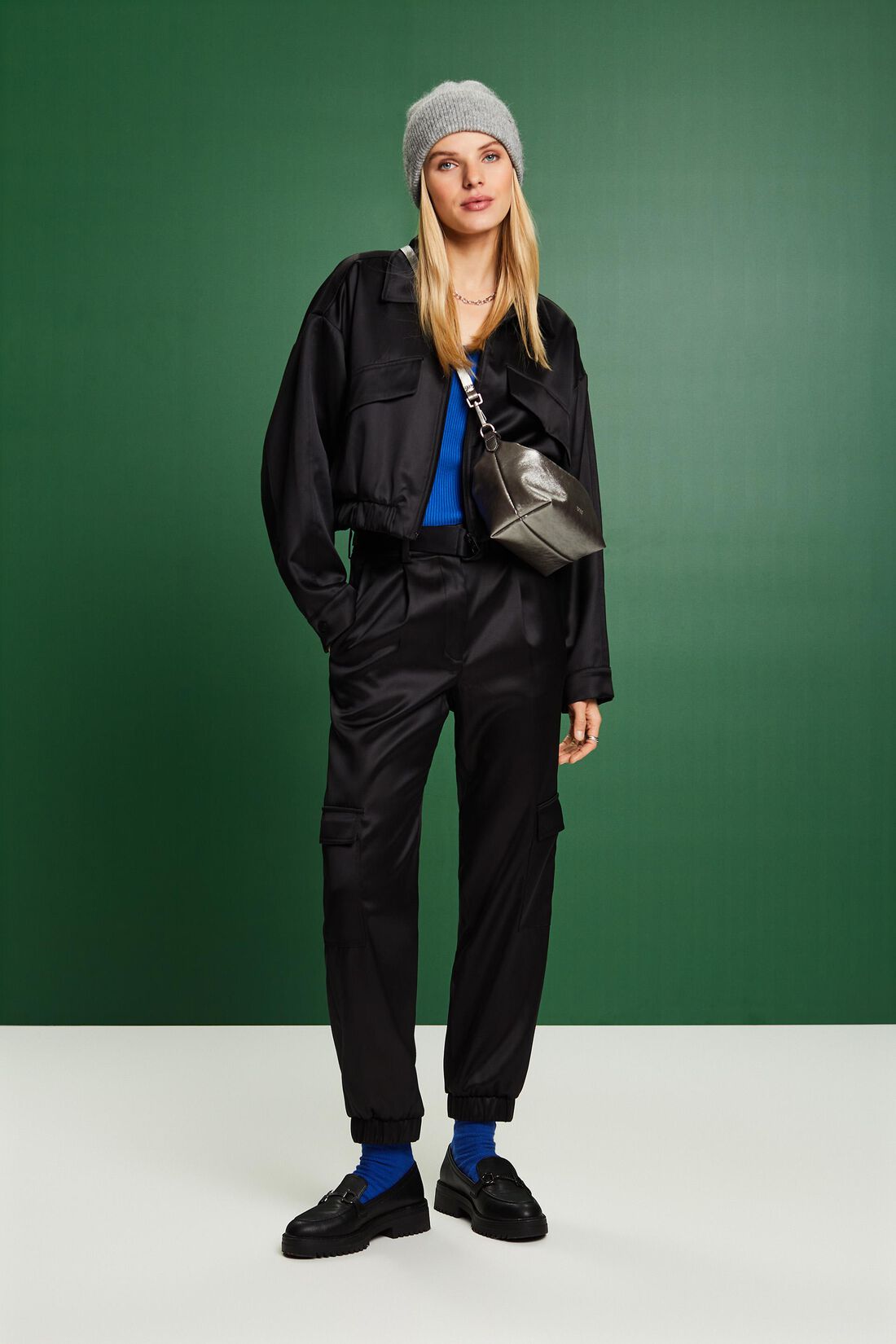Satin-Cargohose mit G&uuml;rtel