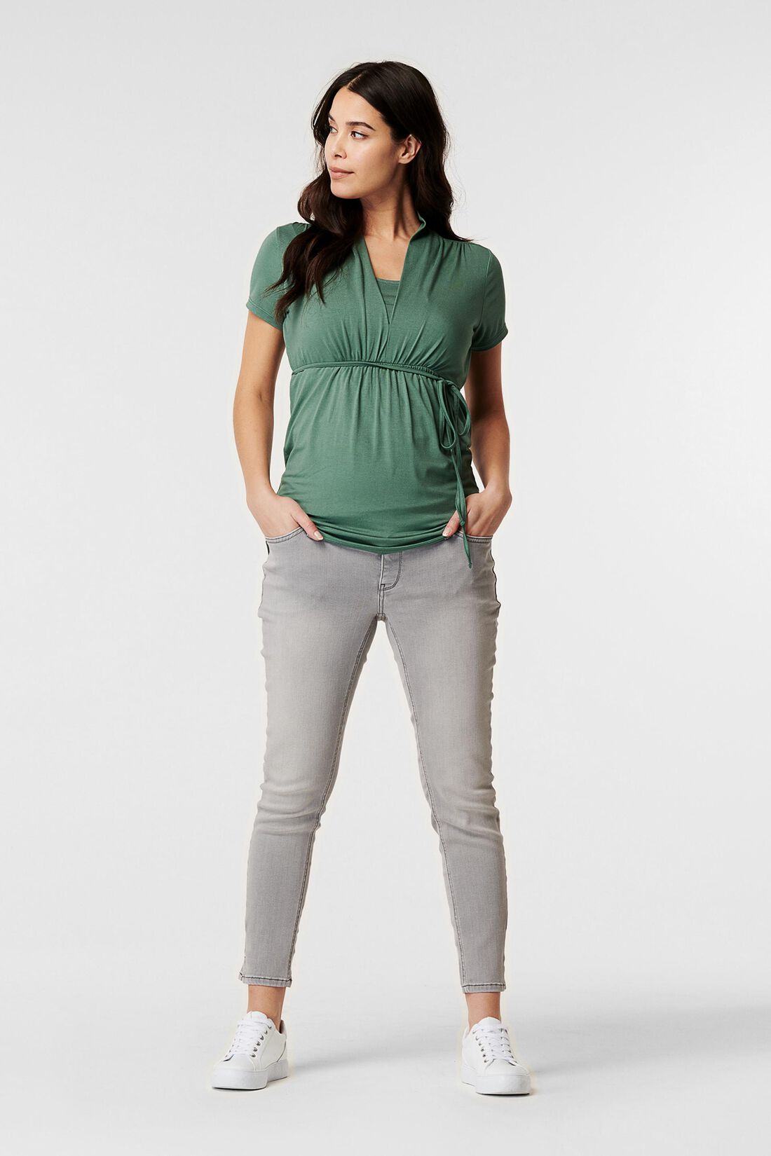 T-Shirt mit V-Ausschnitt, LENZING&trade; ECOVERO&trade;