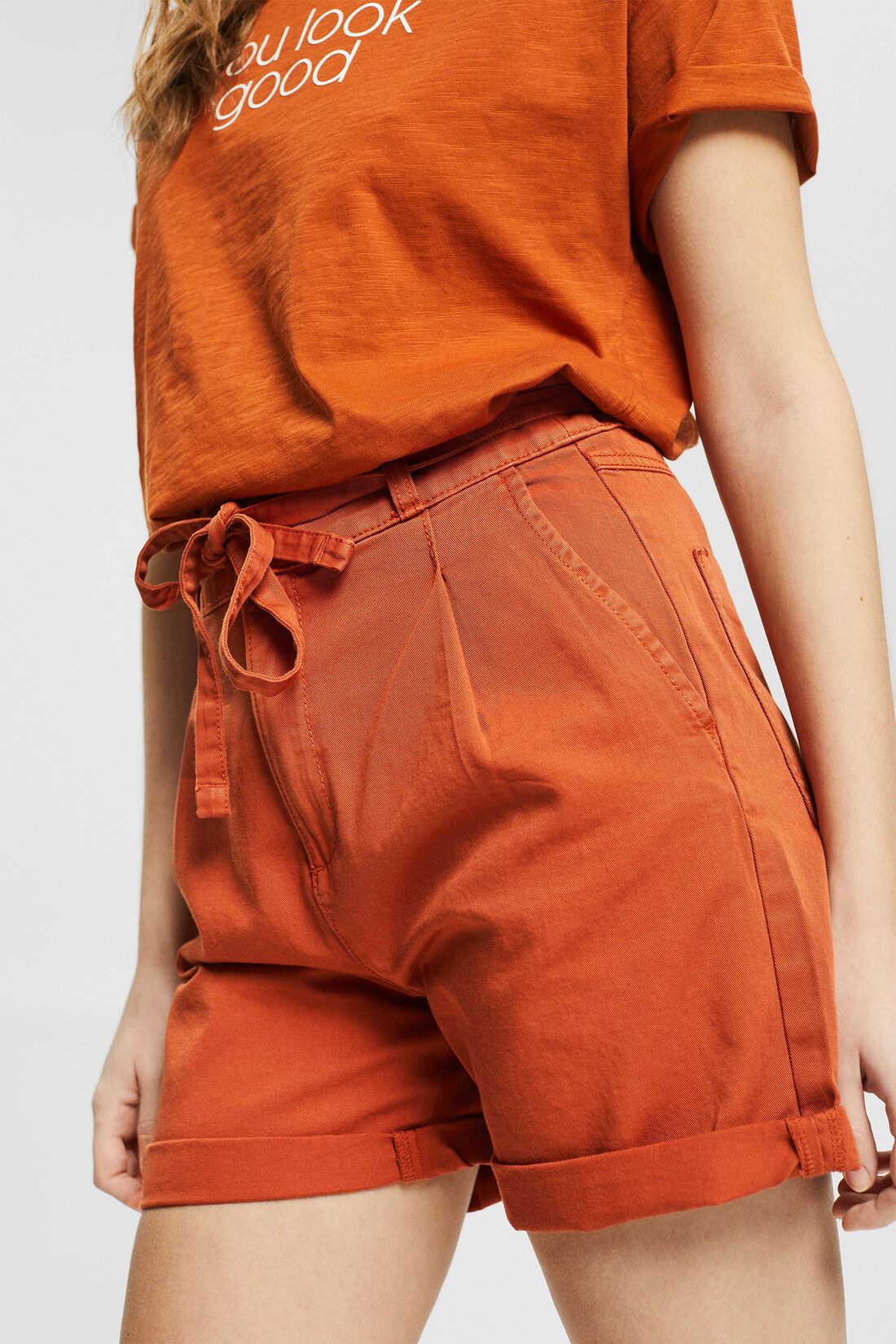 Shorts mit Bindeg&uuml;rtel, Bio-Baumwolle